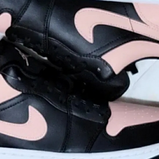 Jordan 1 Low Crimson Tint 착용 스타일