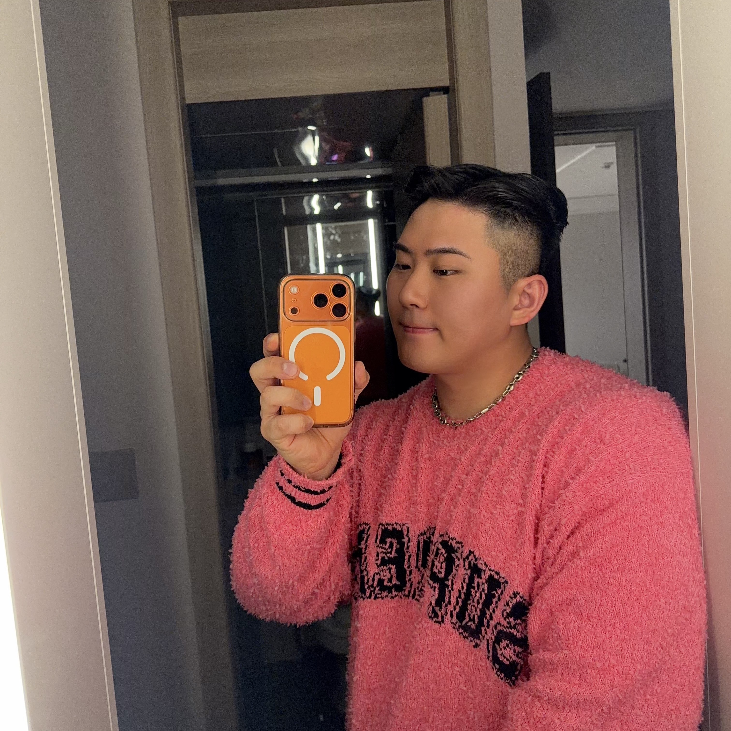 Supreme Textured Arc Sweater Pink - 25SS, Louis Vuitton LV Sailor Medium Chain Necklace Sterling Silver 착용 스타일
