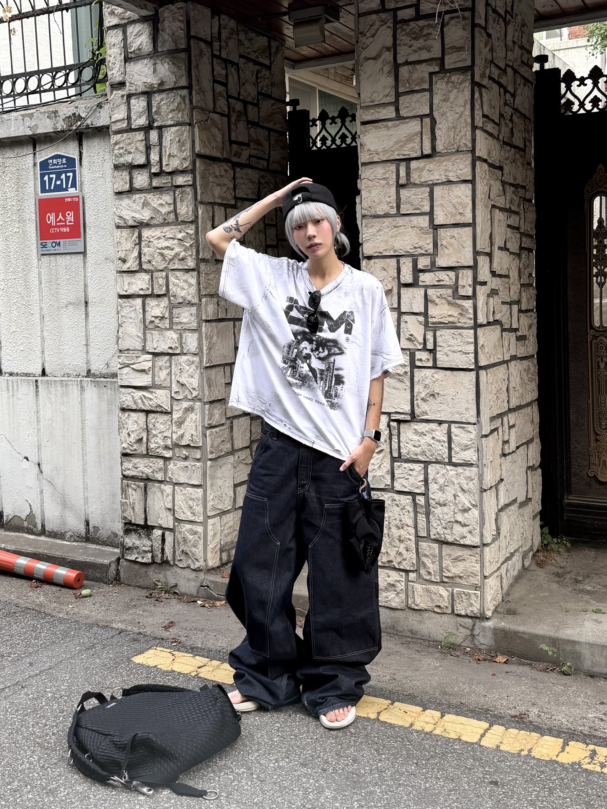 Oofos OOriginal Eggnog & Chalk 착용 스타일