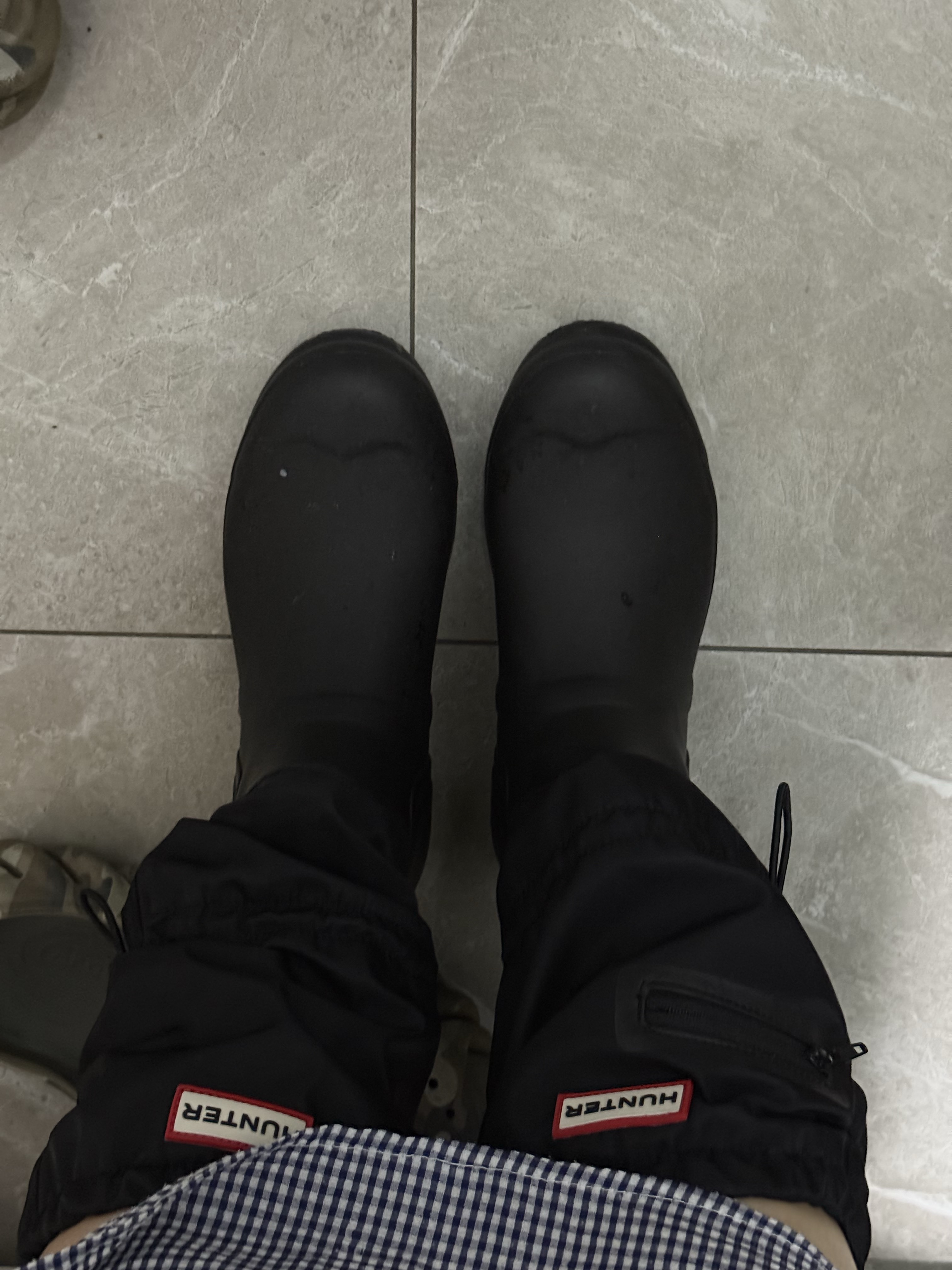 (W) Hunter Original Travel Tall Rain Boots Black 착용 스타일