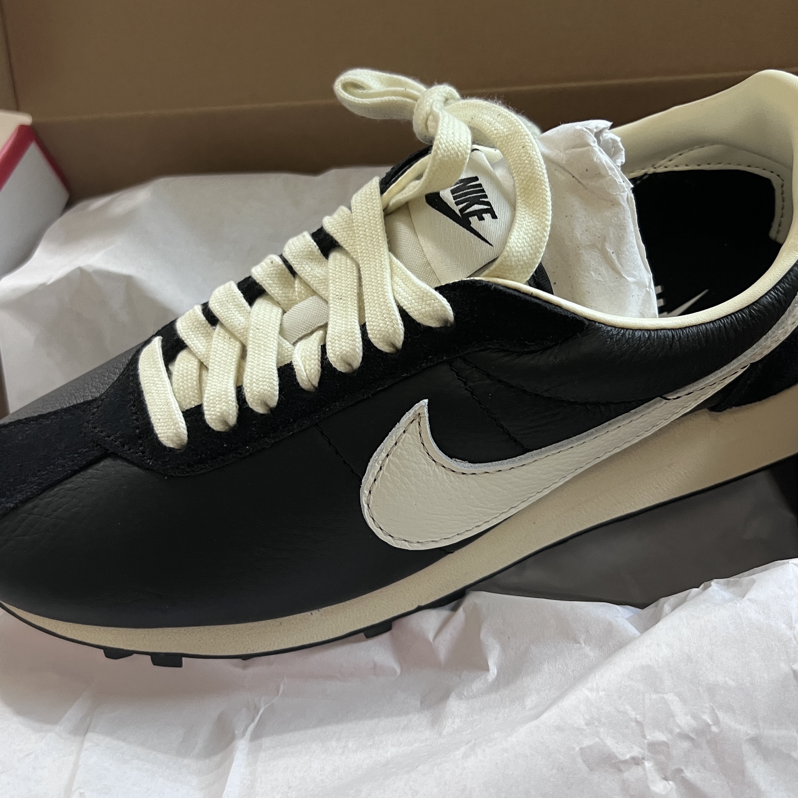 Nike LD-1000 Premium Black Beach 착용 스타일