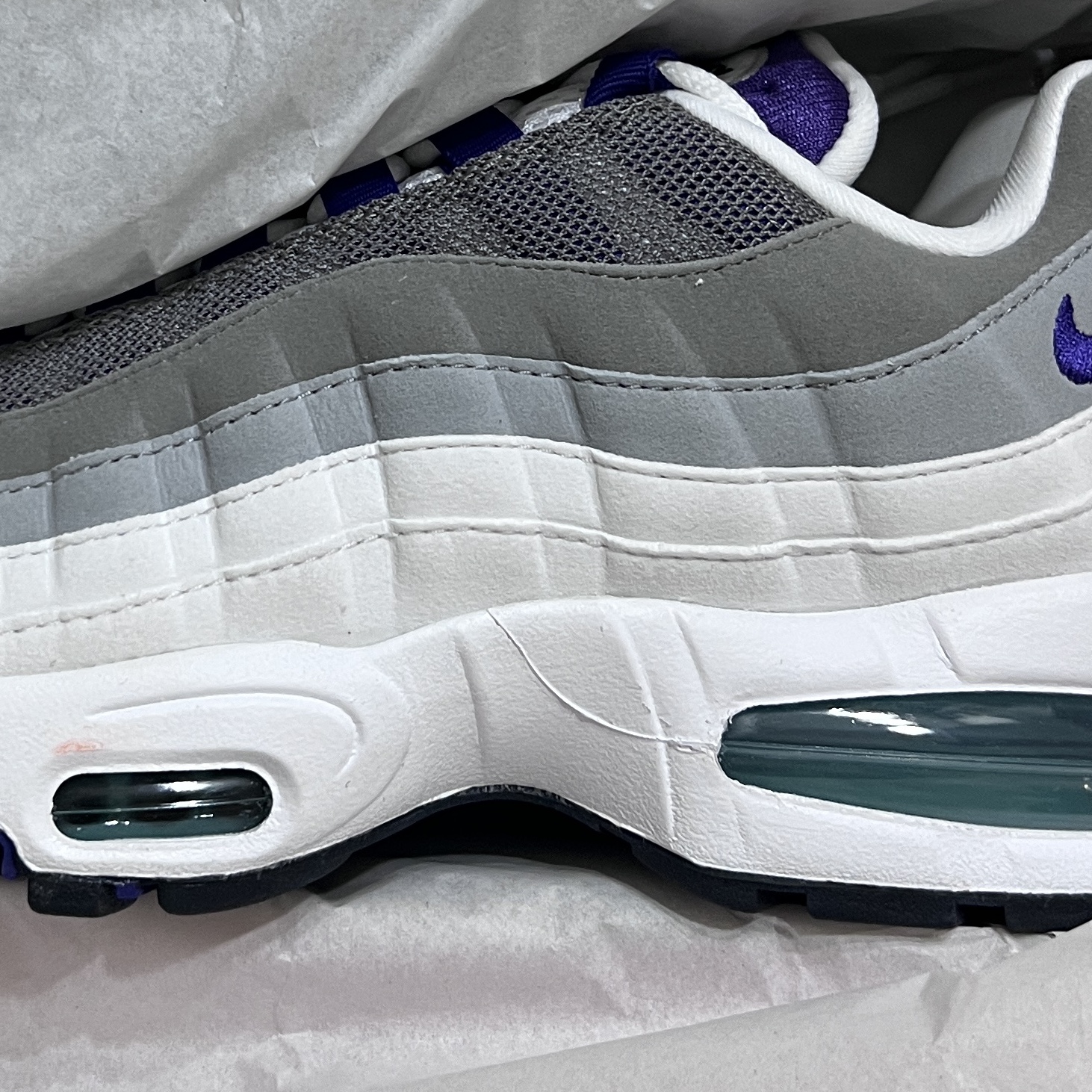 (W) Nike Air Max 95 White Emerald Green 착용 스타일