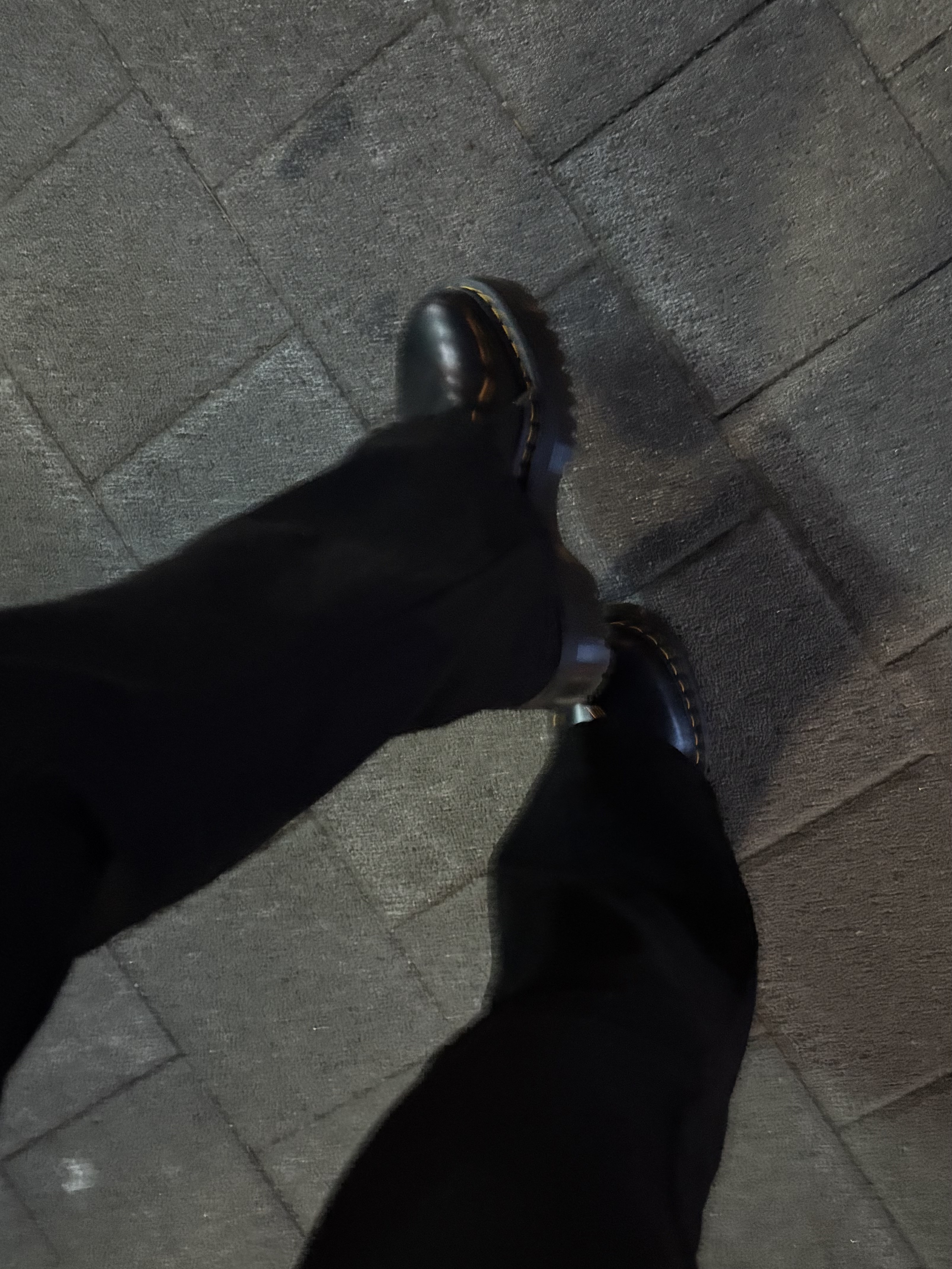 Dr. Martens 1461 Quad Black 착용 스타일 - 3