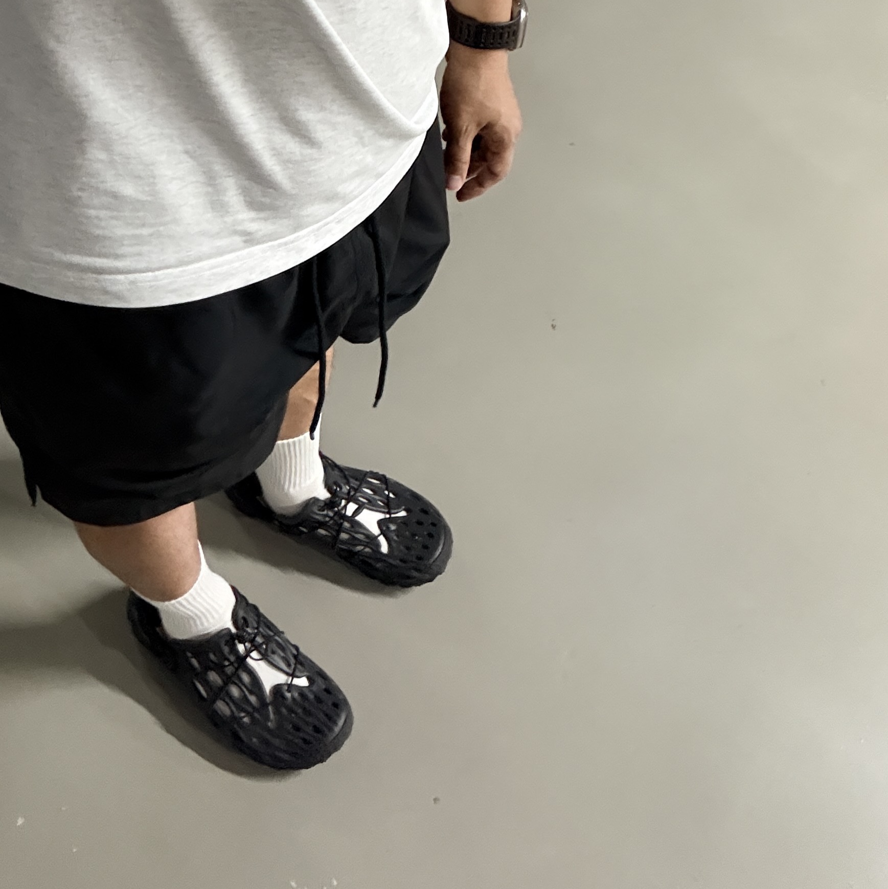 Merrell Hydro Moc AT Cage 1TRL Blackout 착용 스타일 - 3