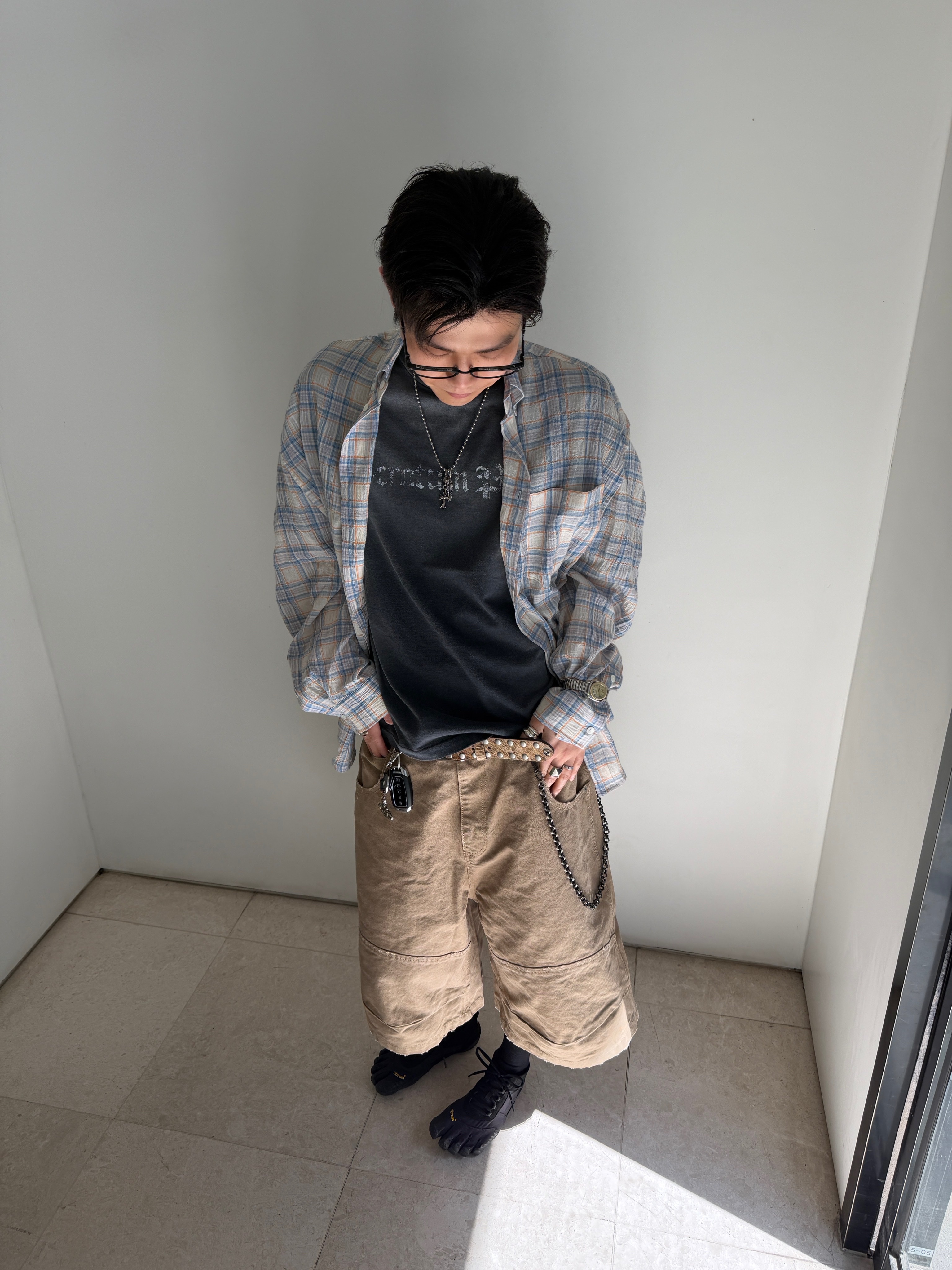 MJD Canvas 3D Knee Shorts Beige, MJD Oversized Drippy Shirt Blue 착용 스타일 - 4