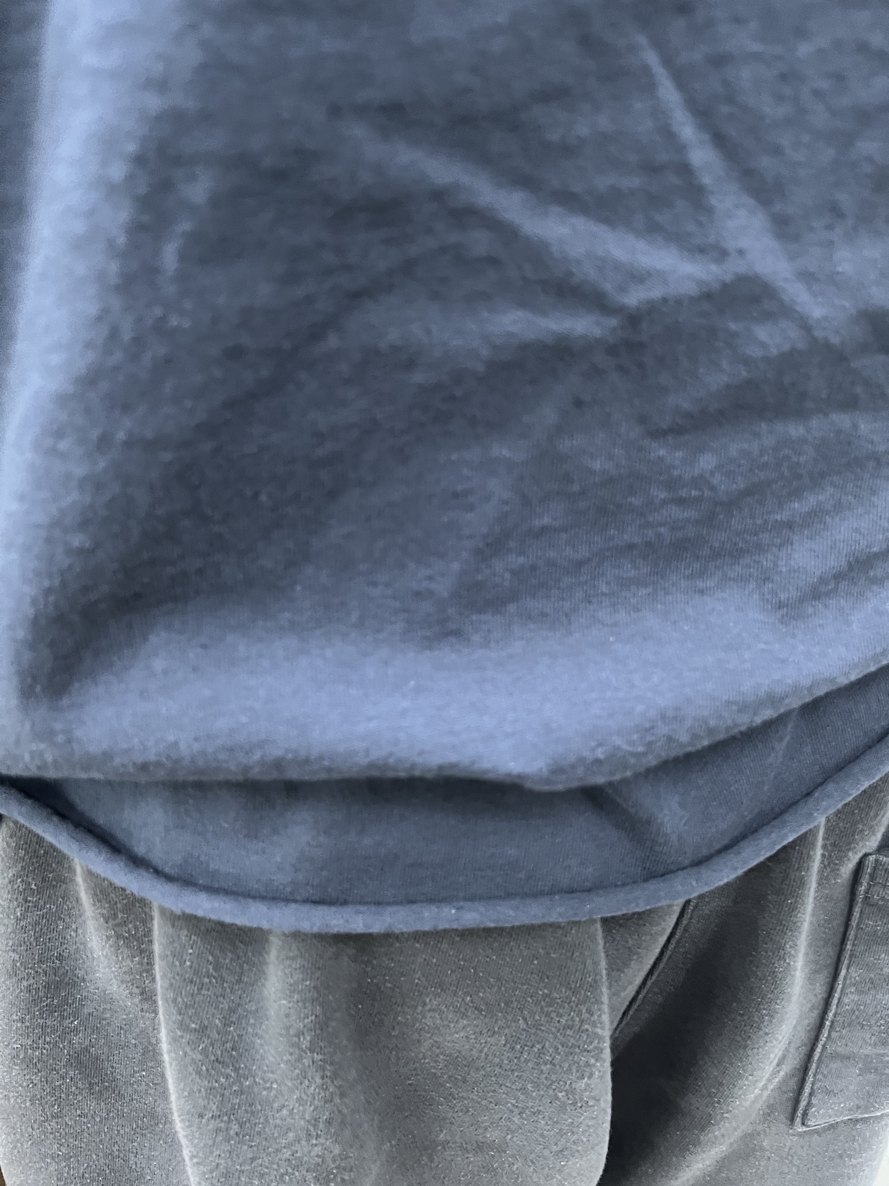 Carhartt Loose Fit Heavyweight Regular Short Sleeve Pocket T-Shirt Navy 착용 스타일