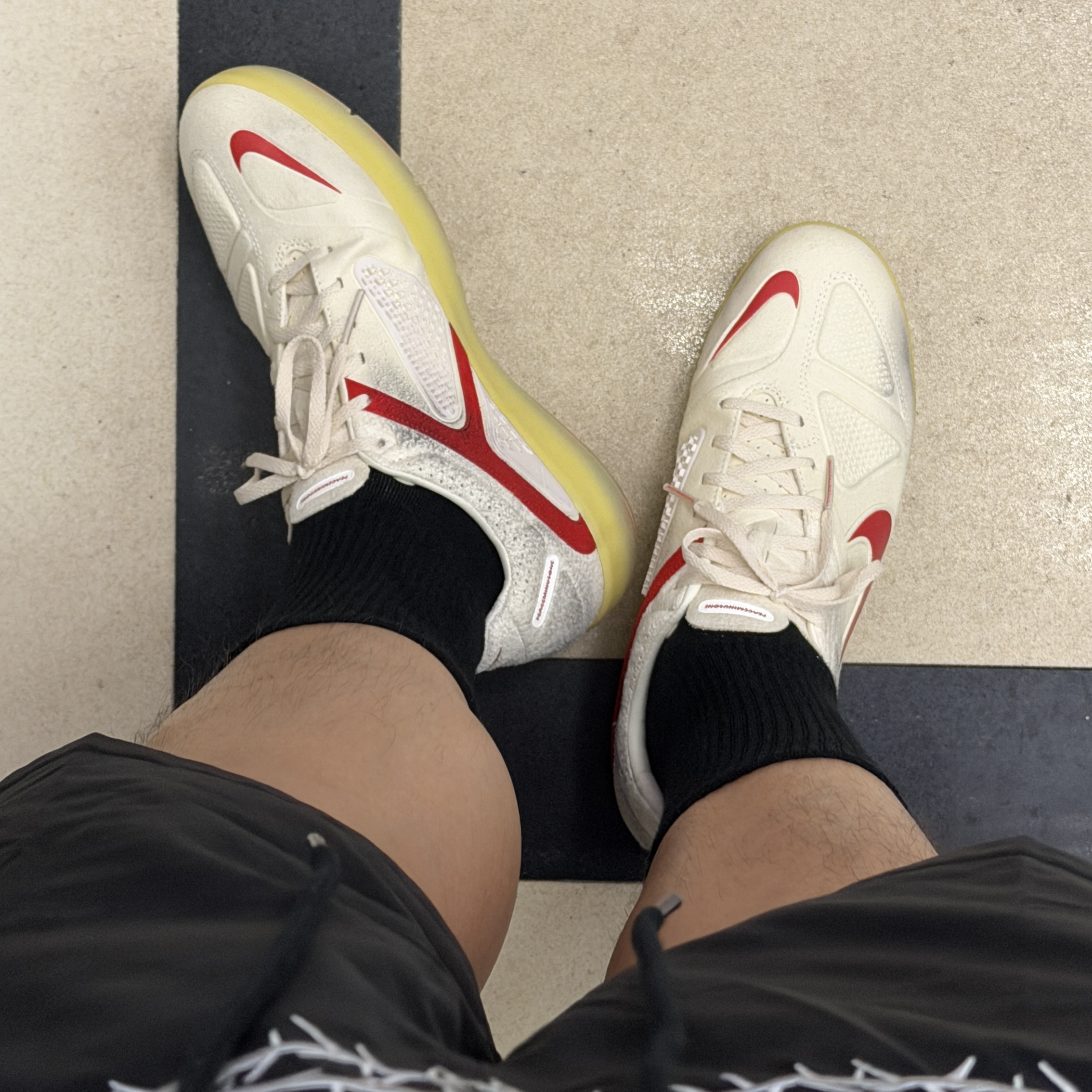 Nike x Peaceminusone Cryoshot CTR360 Natural and University Red 착용 스타일 - 2