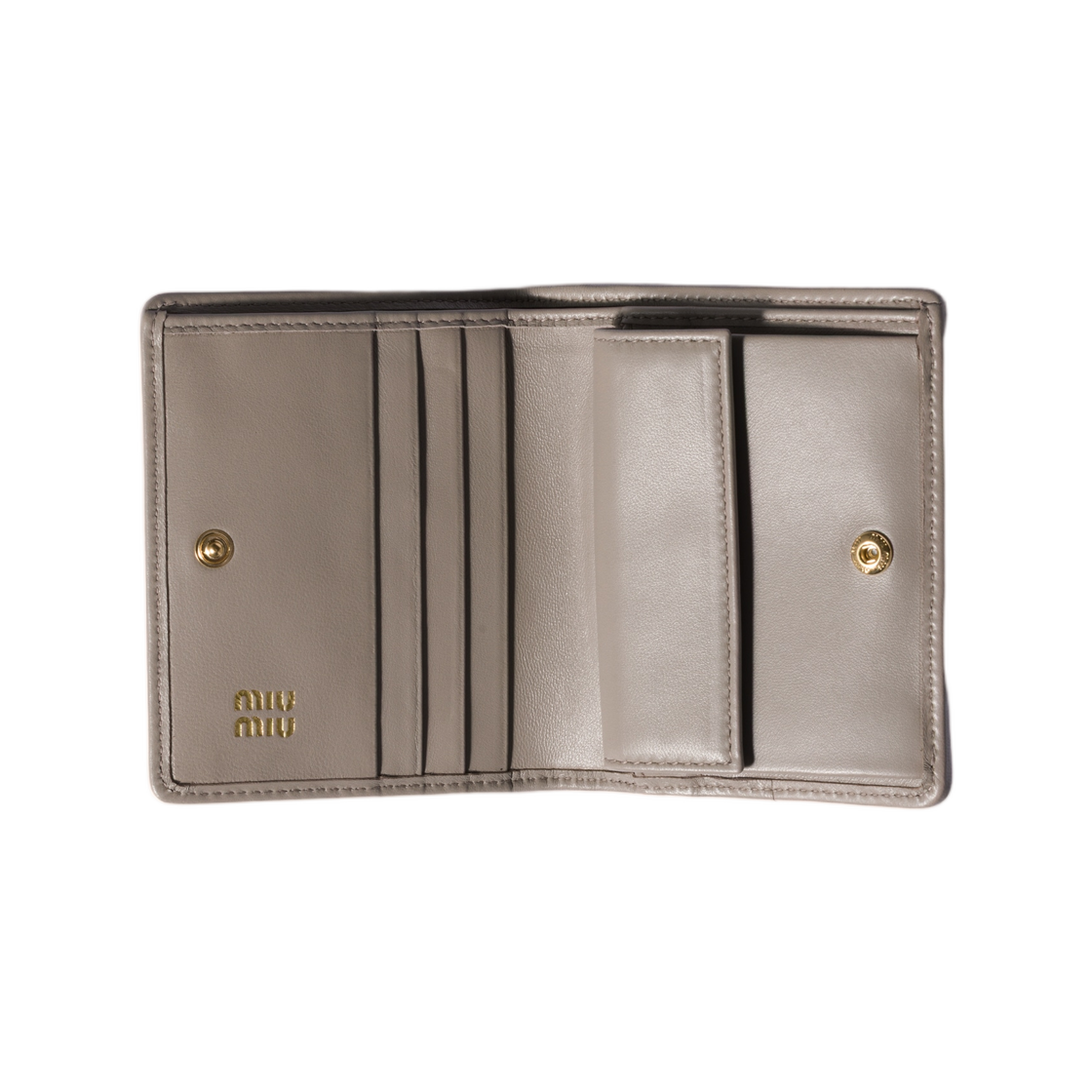 미우 미우 스몰 마틀라세 나파 레더 월렛 퍼미스 스톤(Miu Miu Small Matelasse Nappa Leather Wallet Pumice Stone) - 2