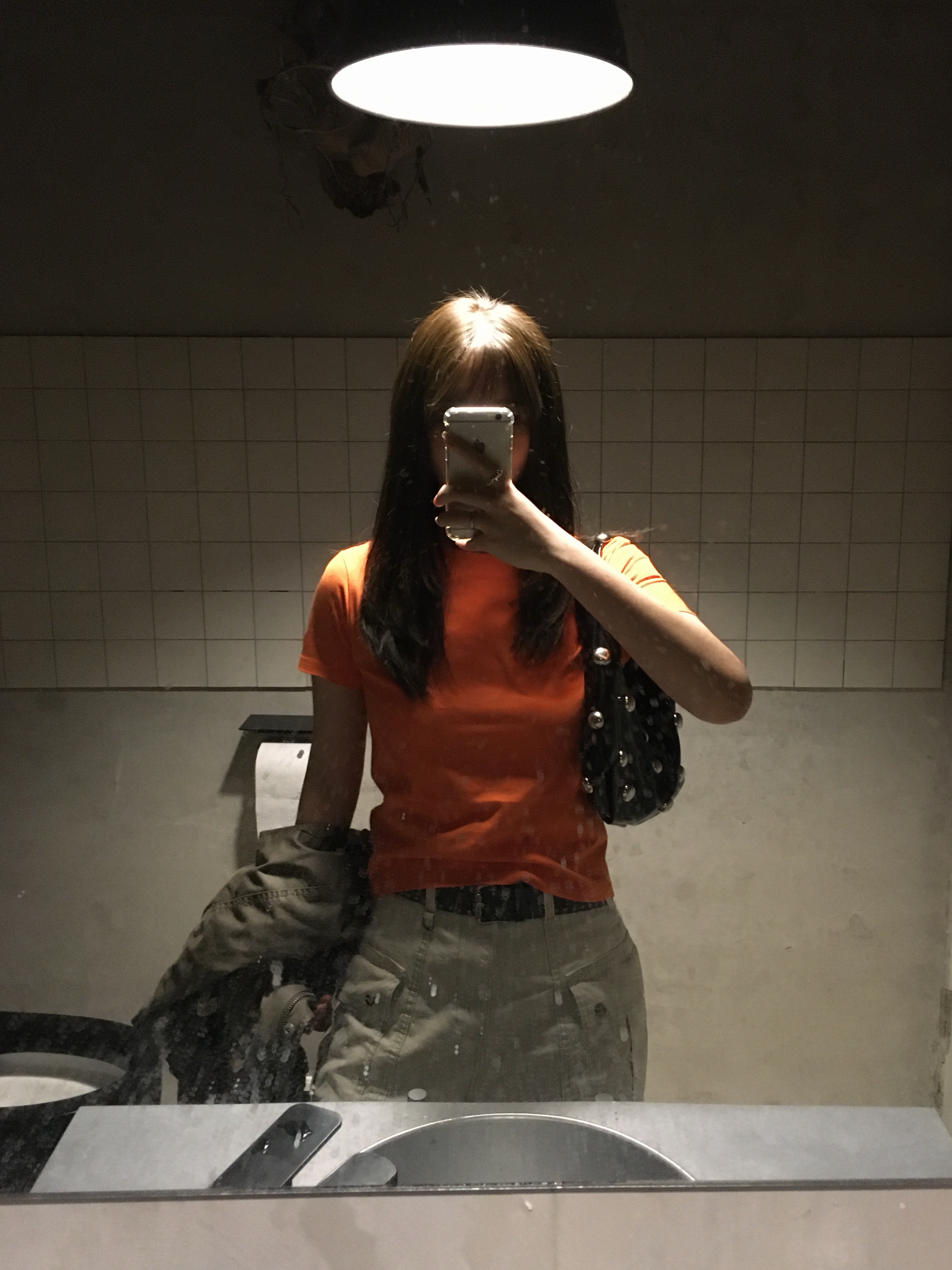 [KREAM 단독] Safarispot 1/2 Basic Safari T-Shirt Orange, Dr. Martens 1461 Smooth Black 착용 스타일 - 3
