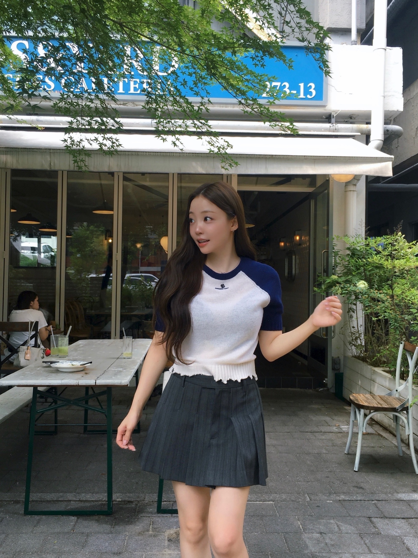 Shushu/Tong Women Color Block Raw Edge Short Sleeve Knit Top White - 26SS 착용 스타일 - 4