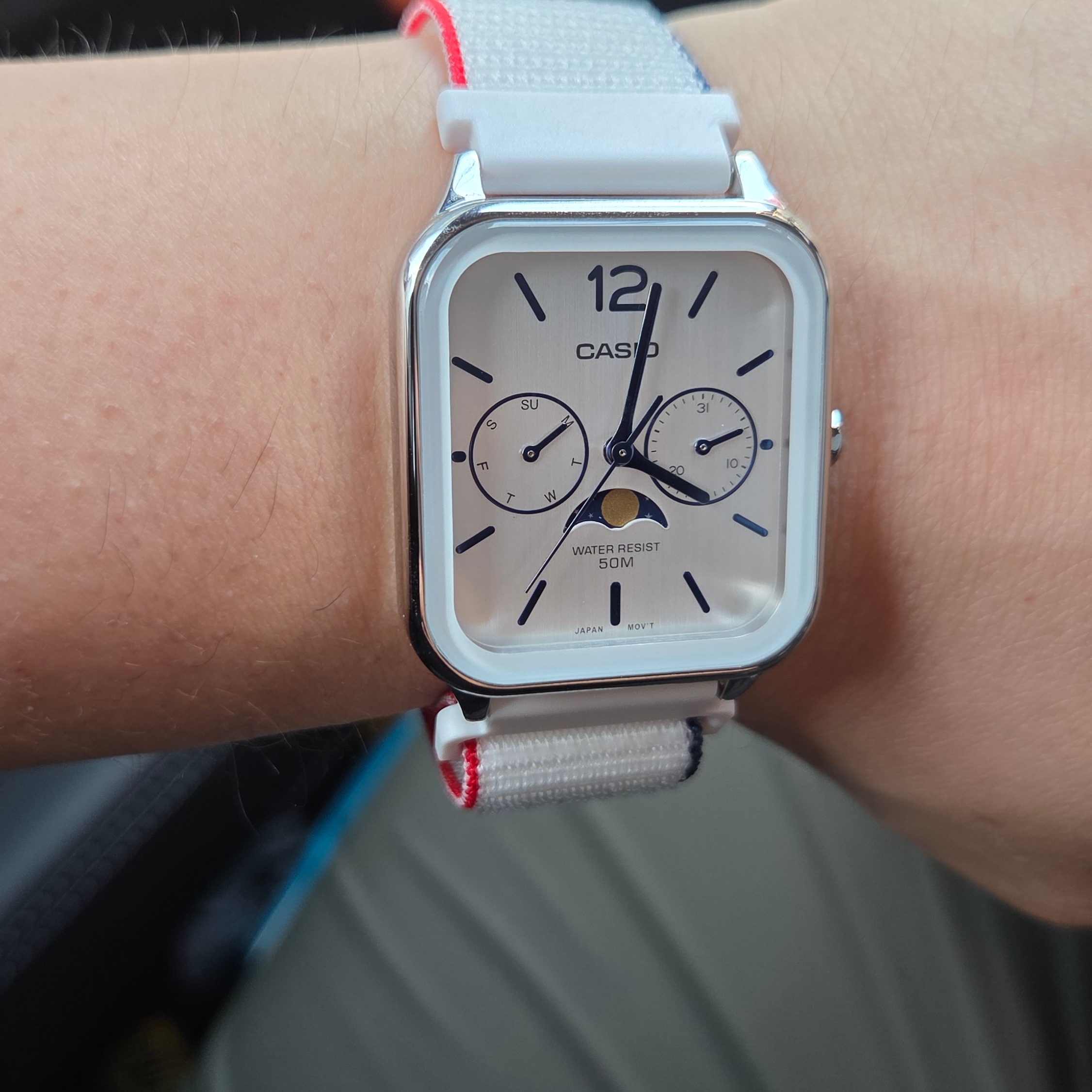 Casio MTP-M305D-7AV 착용 스타일
