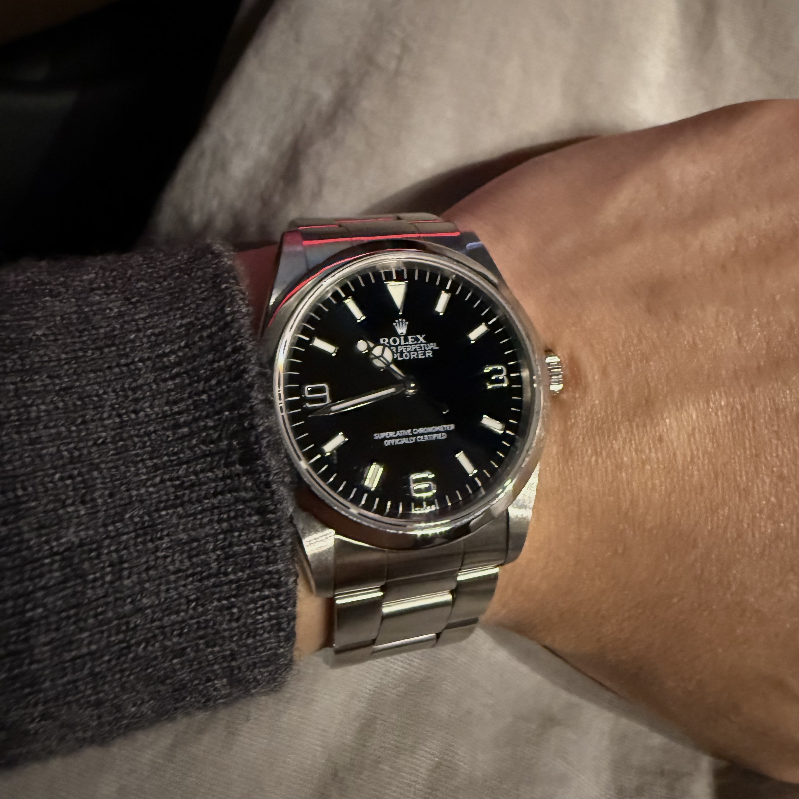 Rolex Explorer 36mm 124270 Black Oyster 착용 스타일 - 2