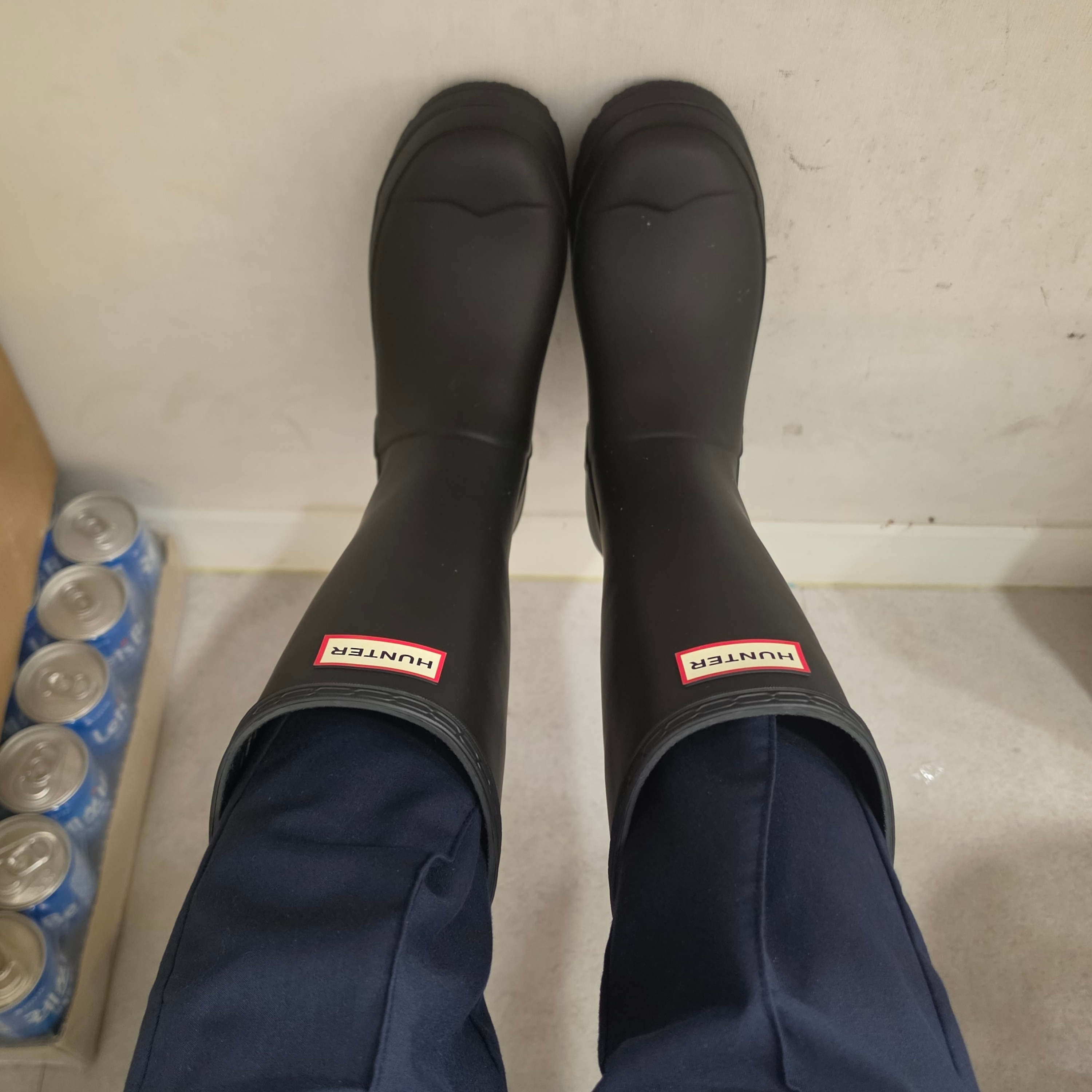 (W) Hunter Play Tall Wellington Rain Boots Black 착용 스타일 - 1