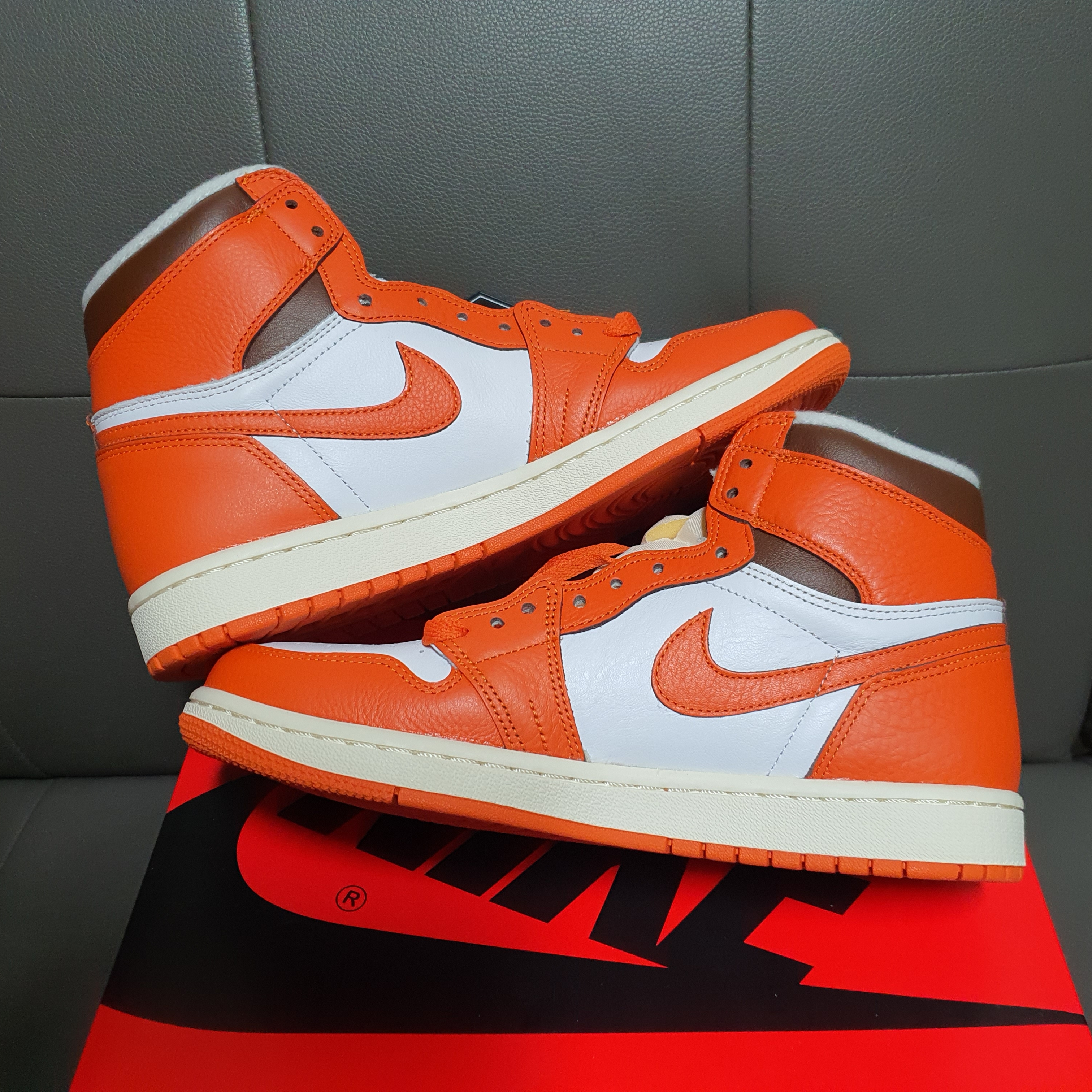 (W) Jordan 1 Retro High OG Starfish 착용 스타일