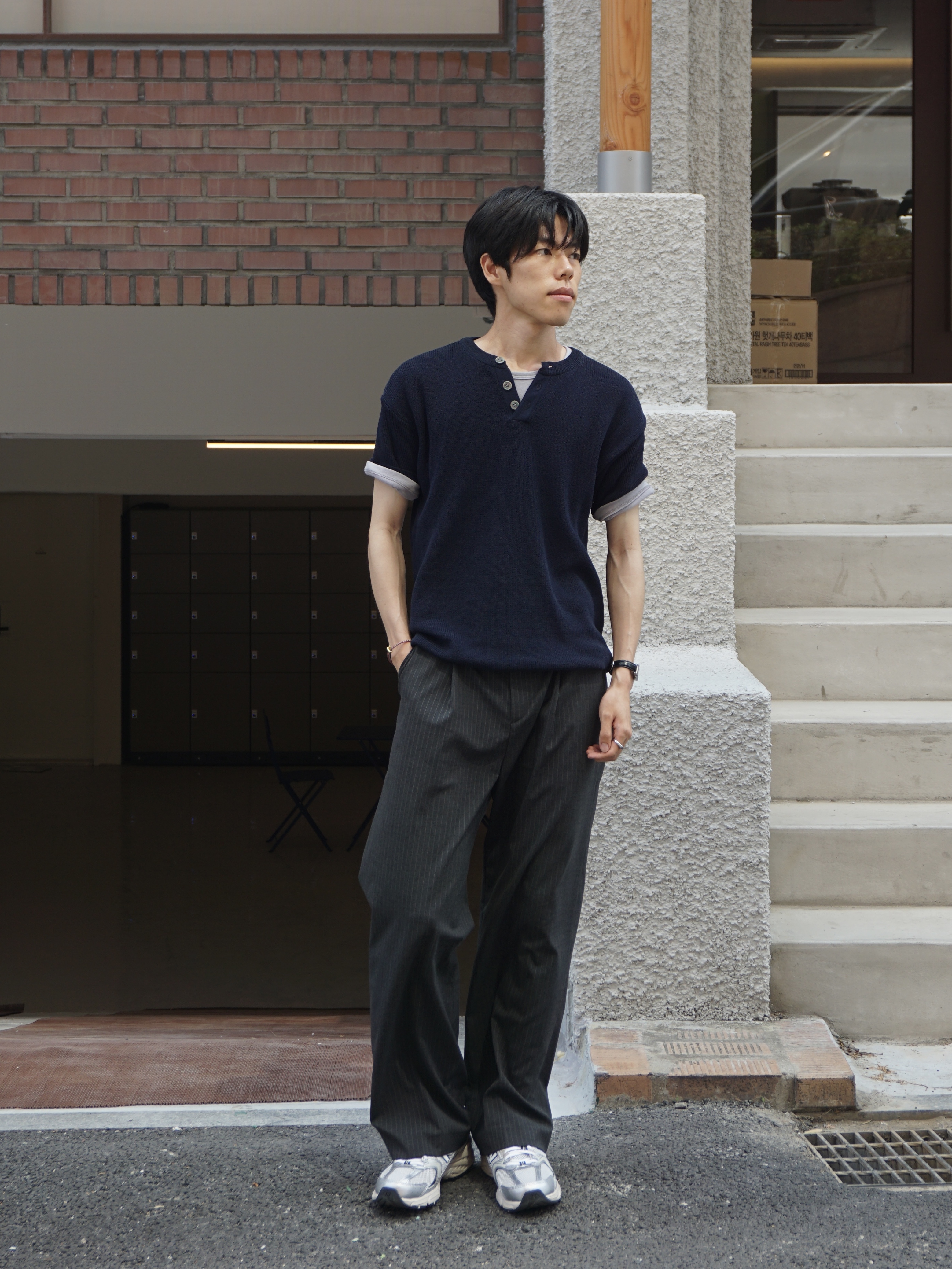Knitted Coolever Henley Neck Half Sleeve Knit NVAY 착용 스타일 - 3