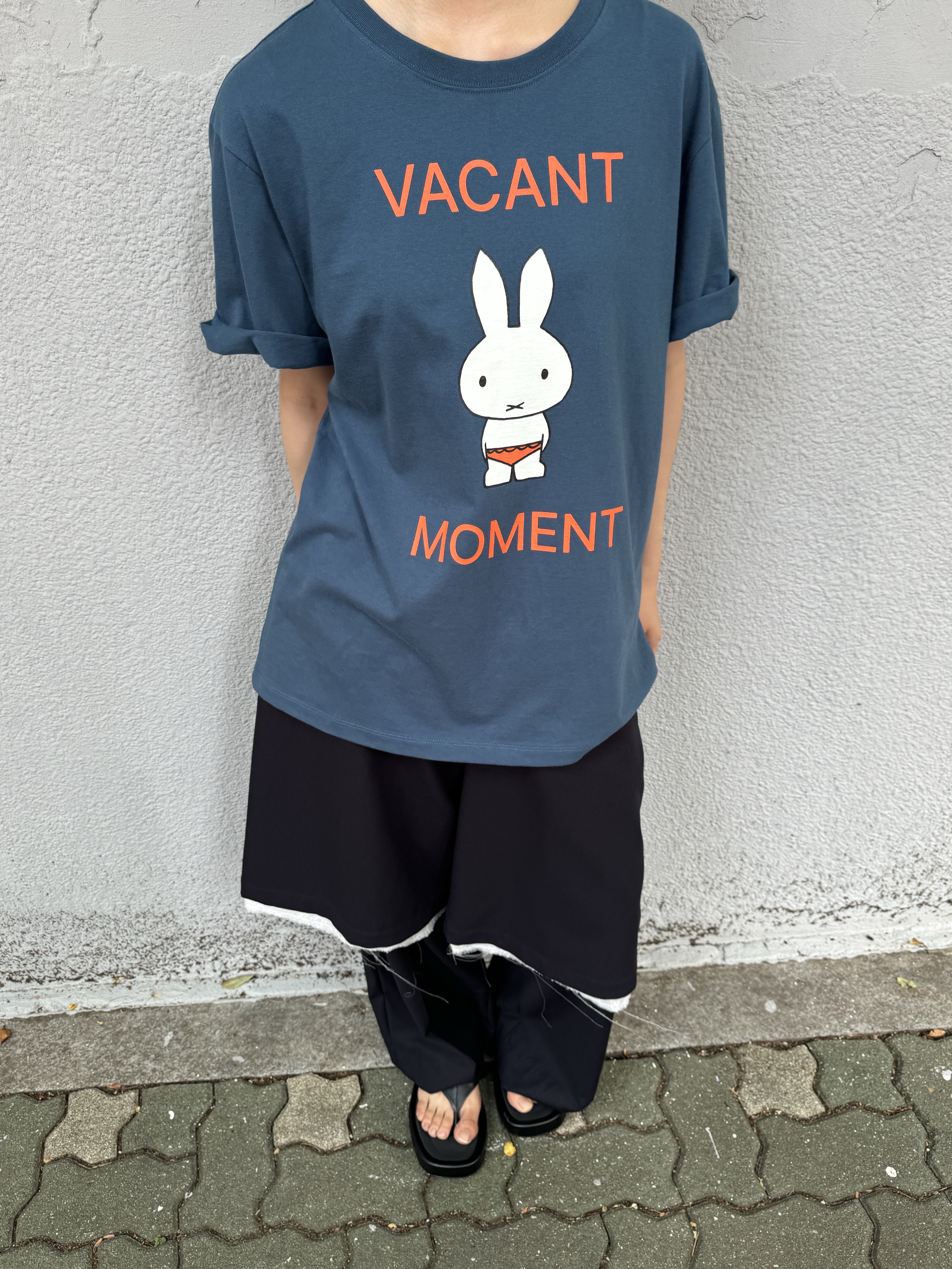 MILLO WOMEN x miffy Vacant Miffy T-Shirt Deep Blue 착용 스타일 - 2