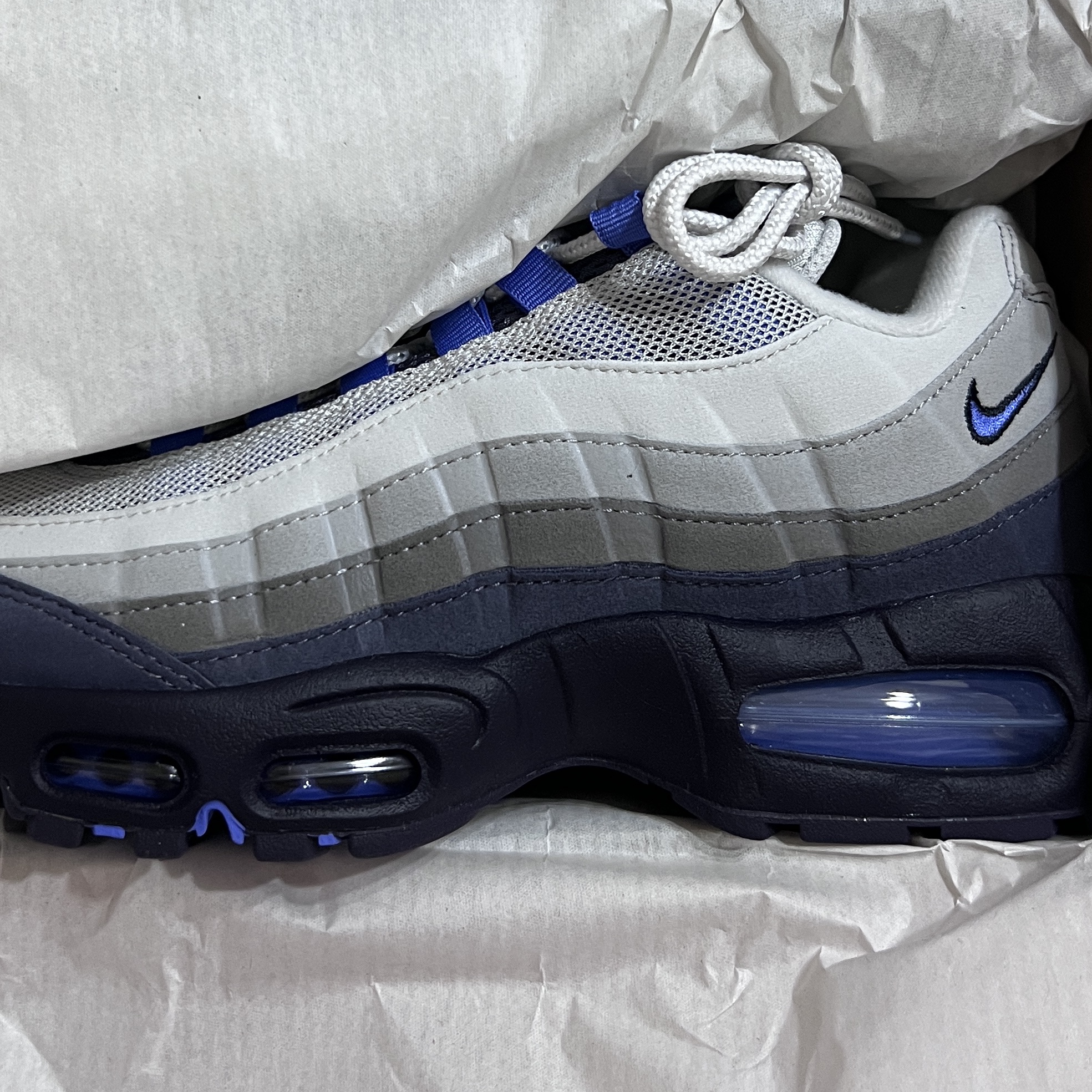 Nike Air Max 95 OG Photon Dust Dark Raisin 착용 스타일