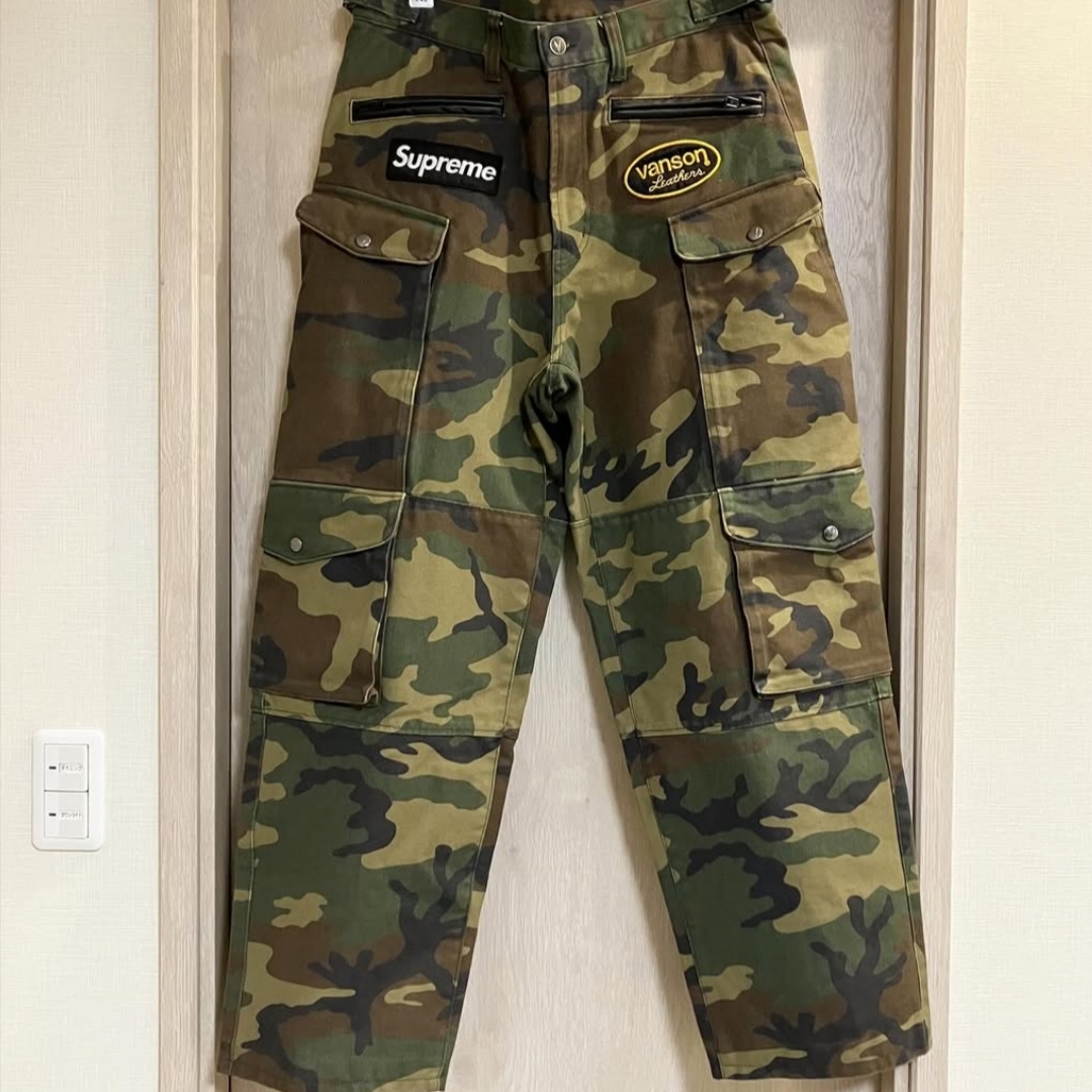 Supreme Satin Applique Sweatpant Woodland Camo - 26SS 착용 스타일