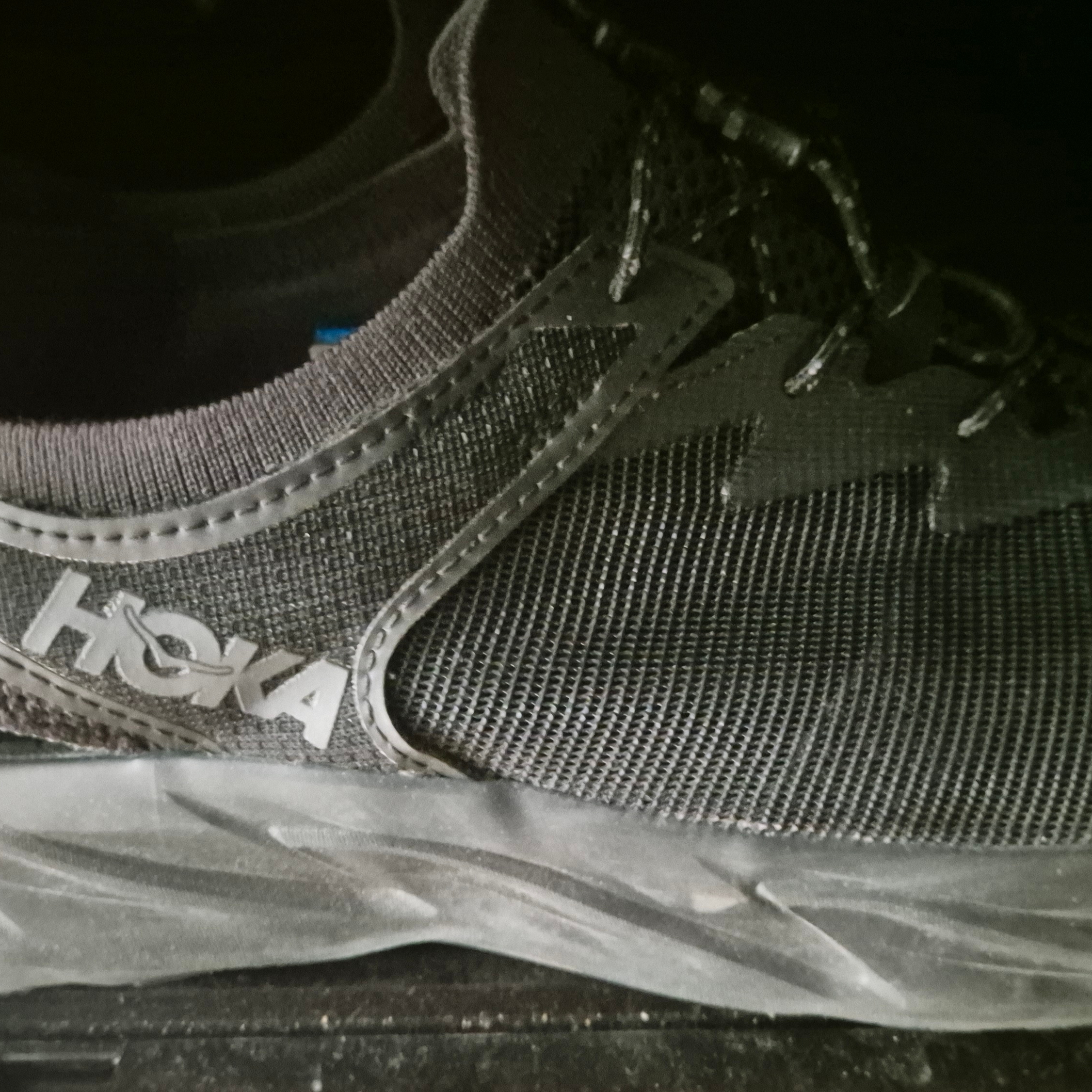 Hoka Hopara 2 Black 착용 스타일