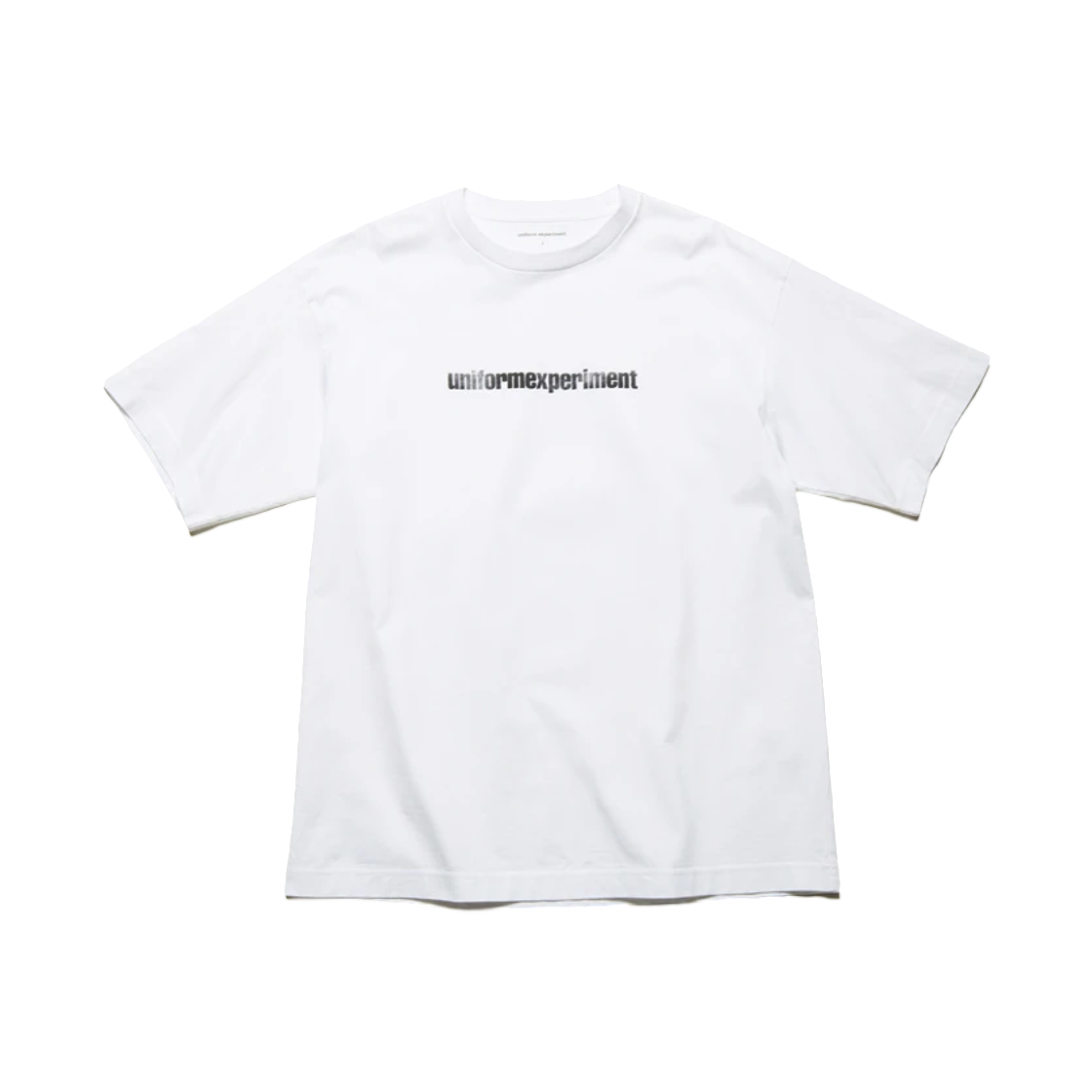 유니폼 익스페리먼트 그라데이션 로고 티셔츠 블랙(Uniform Experiment Gradation Logo Tee Black)