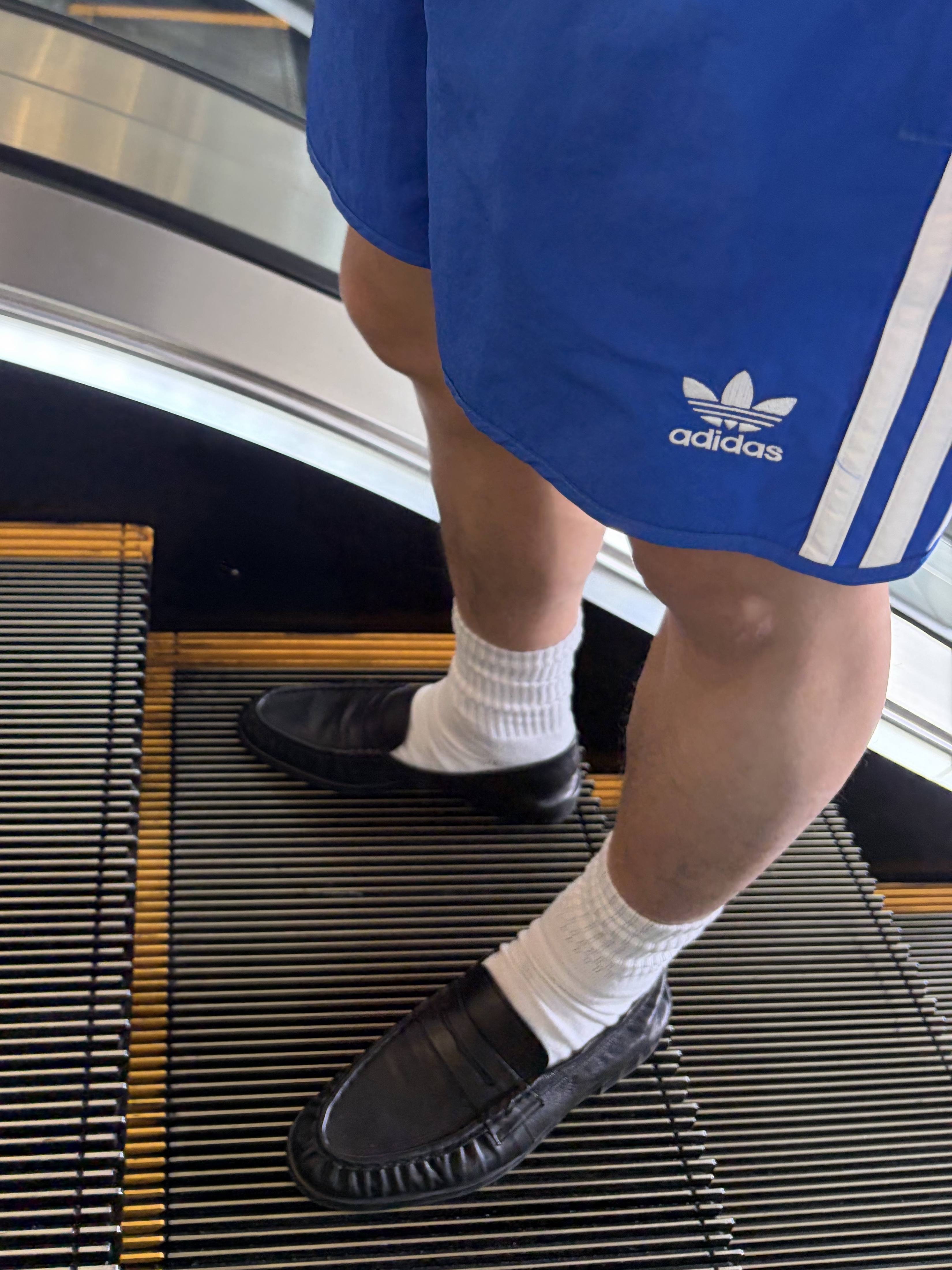 Adidas Adicolor Classic Sprinter Shorts Semi Lucid Blue, Adidas x Kith x Messi Football Monogram Short Blue - KR Sizing 착용 스타일 - 3