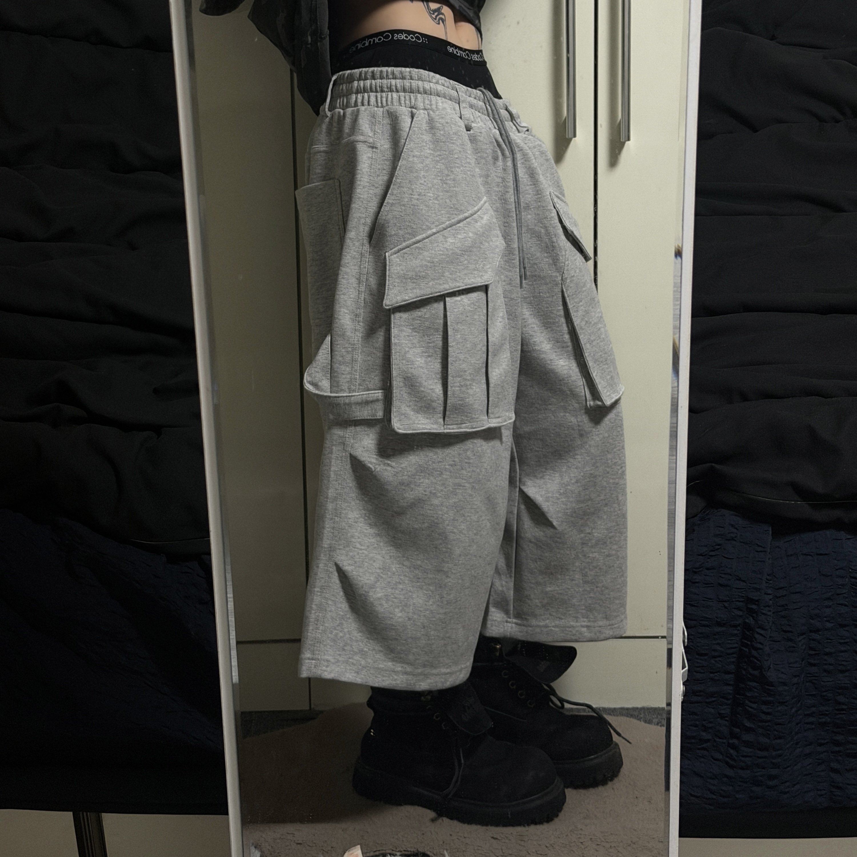 [KREAM 단독] Flavorism Bermuda Cargo Sweat Pants Melange 착용 스타일 - 5