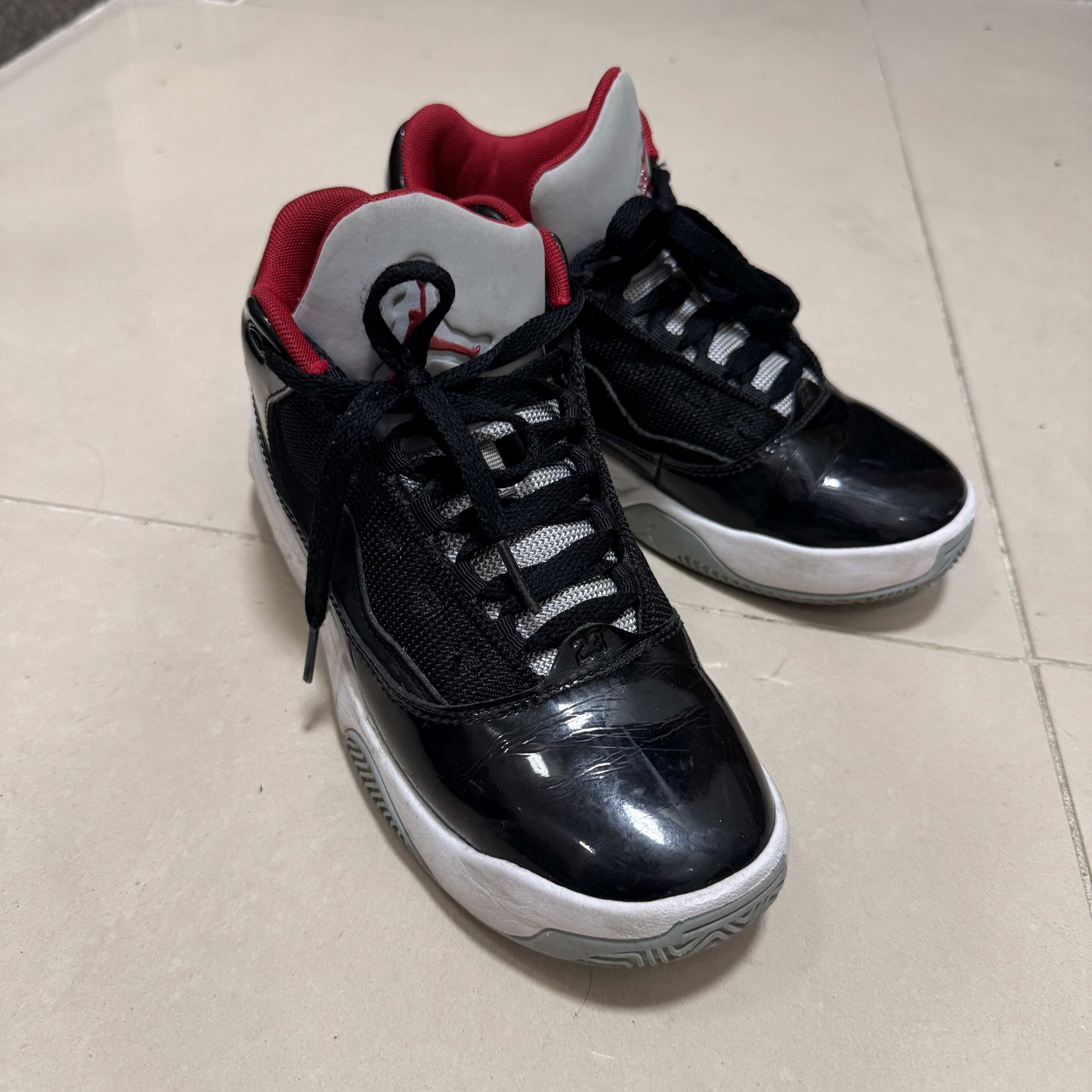 (GS) Jordan Max Aura 2 Black White 착용 스타일