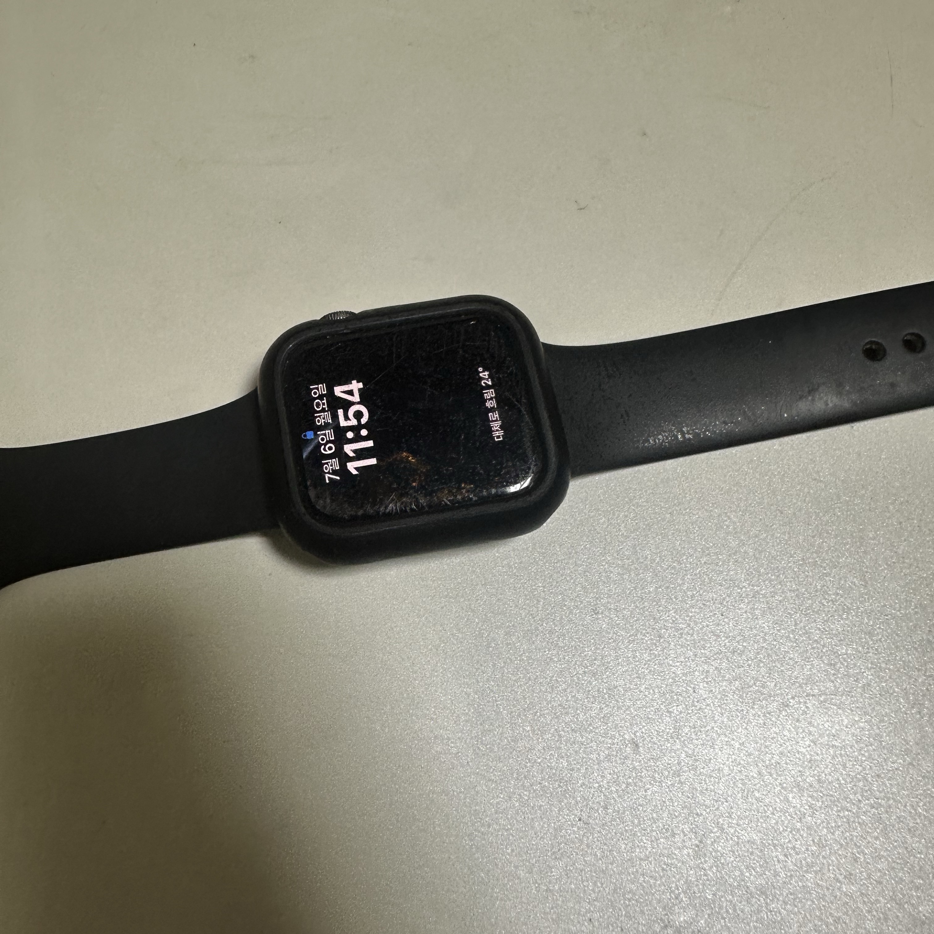 [B등급]  Refurbished Apple Watch Series SE2 44mm GPS (Aluminum) 착용 스타일
