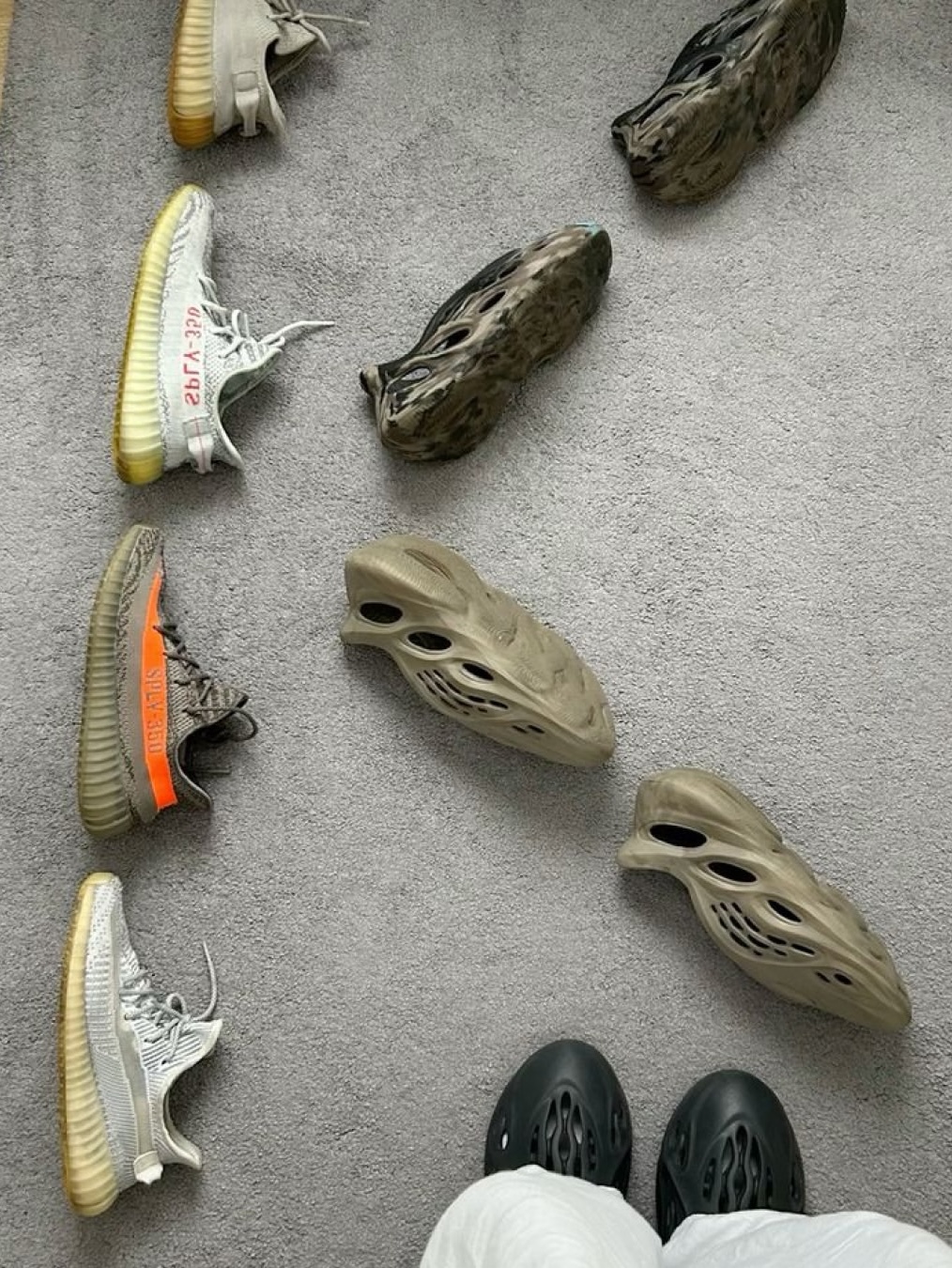 Adidas Yeezy Boost 700 MNVN Analog, Adidas Yeezy Foam RNNR Stone Salt 착용 스타일 - 6