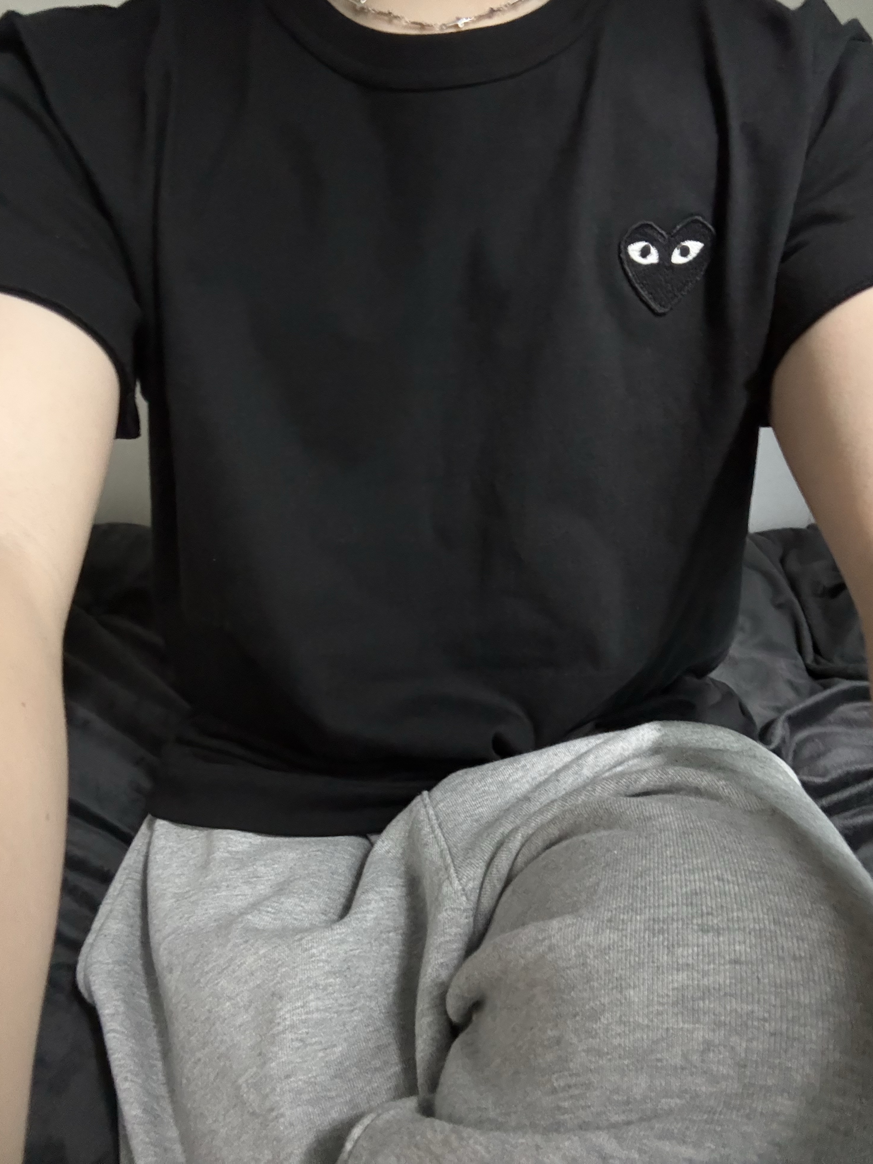 Play Comme des Garcons Small Black Heart T-Shirt Black, (W) Nike NSW Oversized Mid-Rise French Terry Bermuda Shorts Black Sail - Asia 착용 스타일 - 1