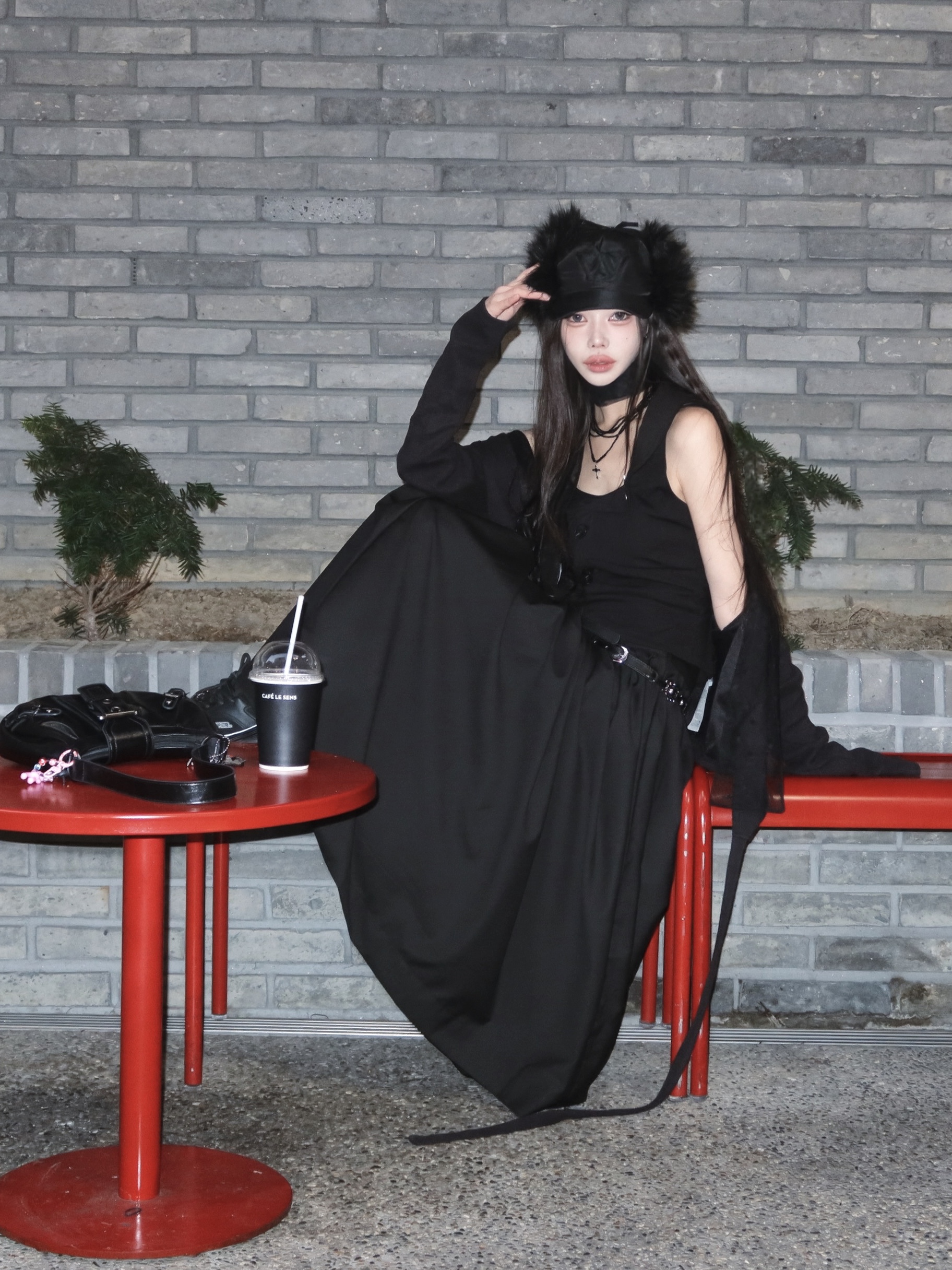 Open Yy Faux Fur Earflap Cap Black 착용 스타일 - 2