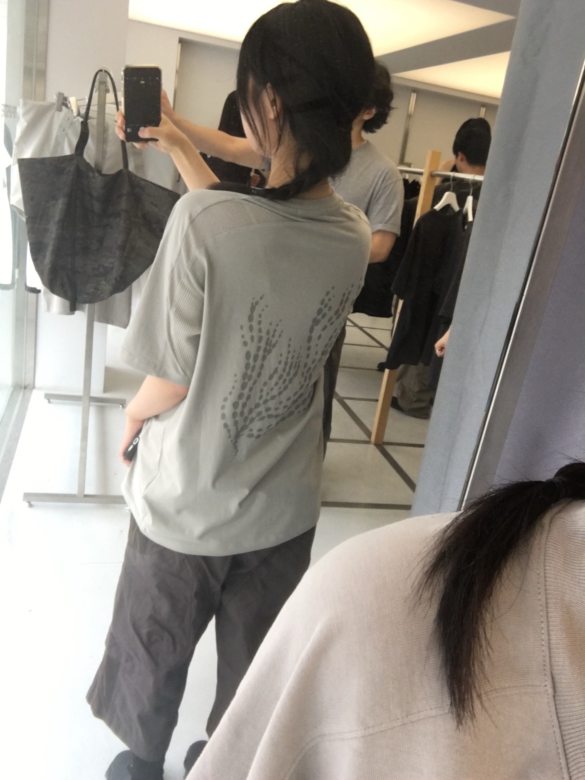 Ignota Core:15 Neptune Kelp T-Shirt Sand 착용 스타일