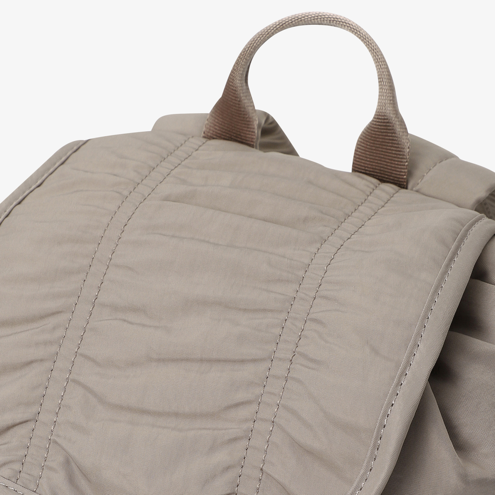 [6% 적립] 휠라 나일론 셔링 미니 백팩 베이지([6% 적립] FILA Nylon Shirring Mini Backpack Beige) - 4