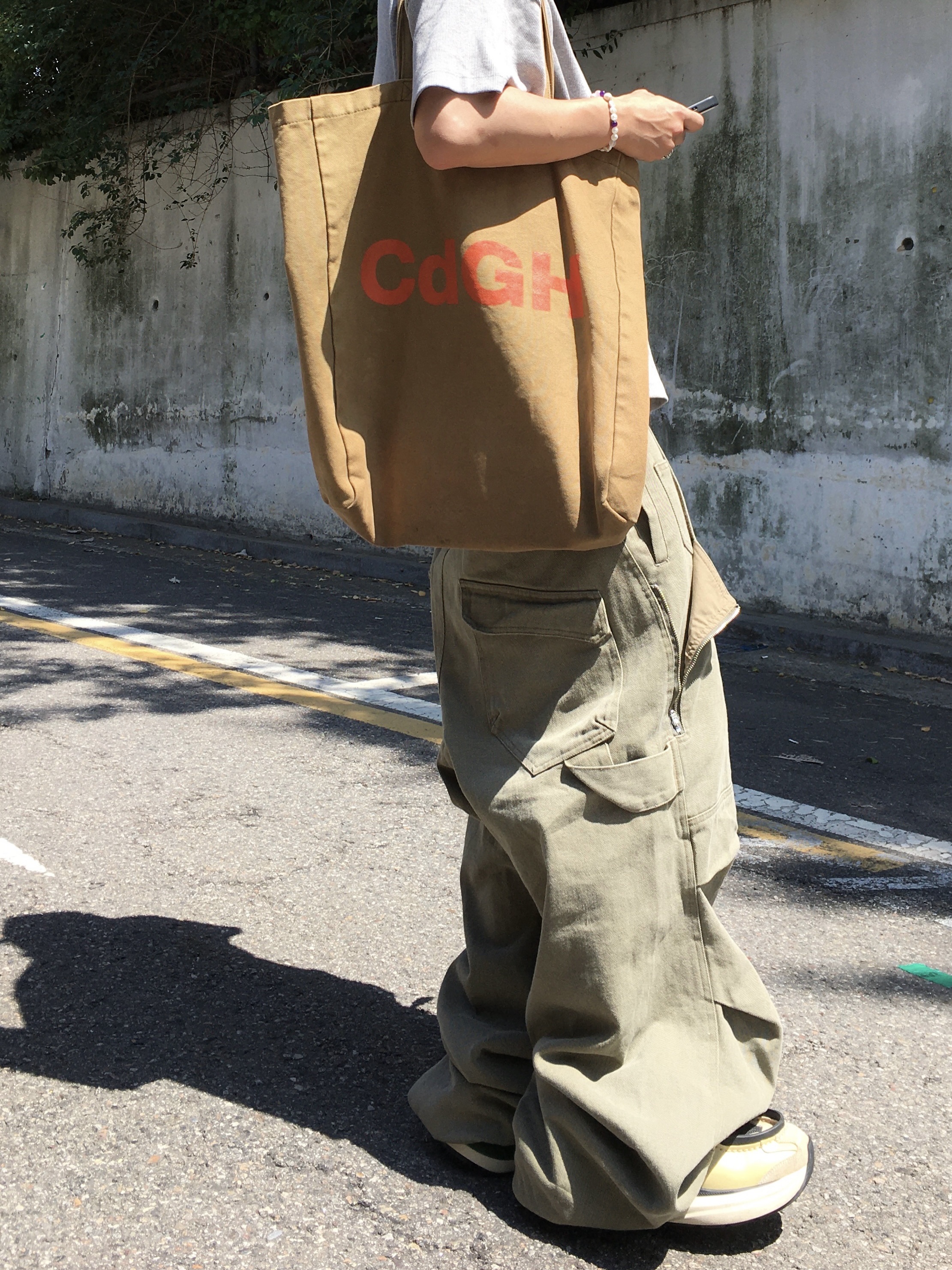 MJD Rib Henry-Neck T-Shirt Melange Grey, Kamien Ground Pants Washed Khaki 착용 스타일 - 3