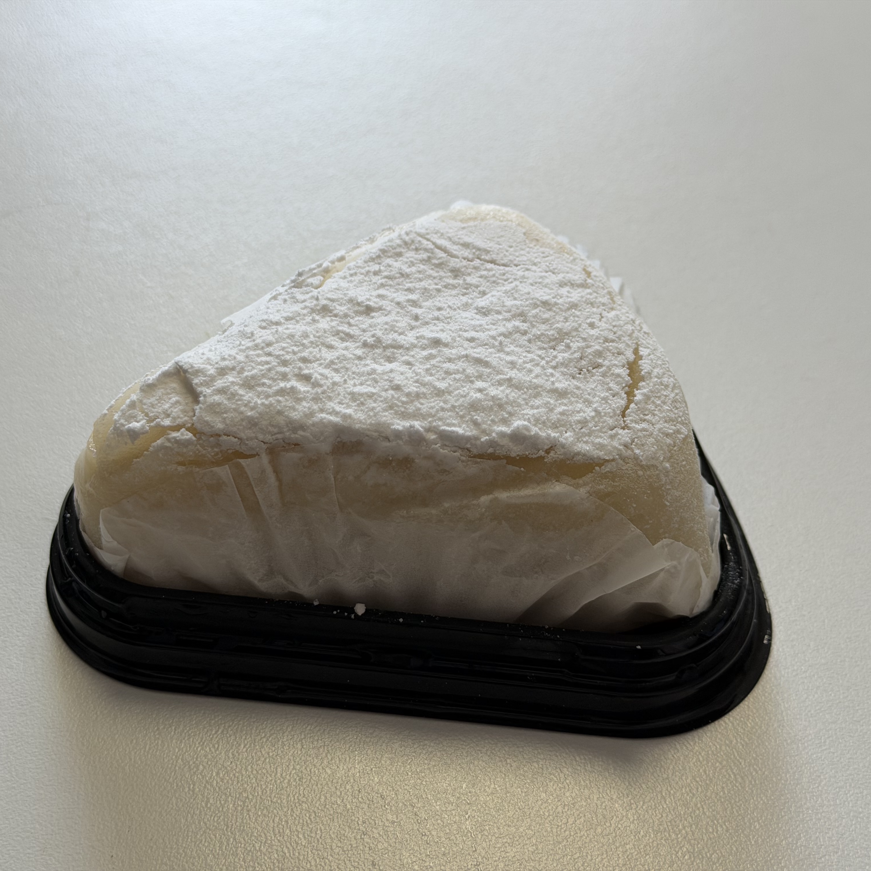 [KREAM 단독] What A Bread Mochi Cheesecake 착용 스타일 - 4