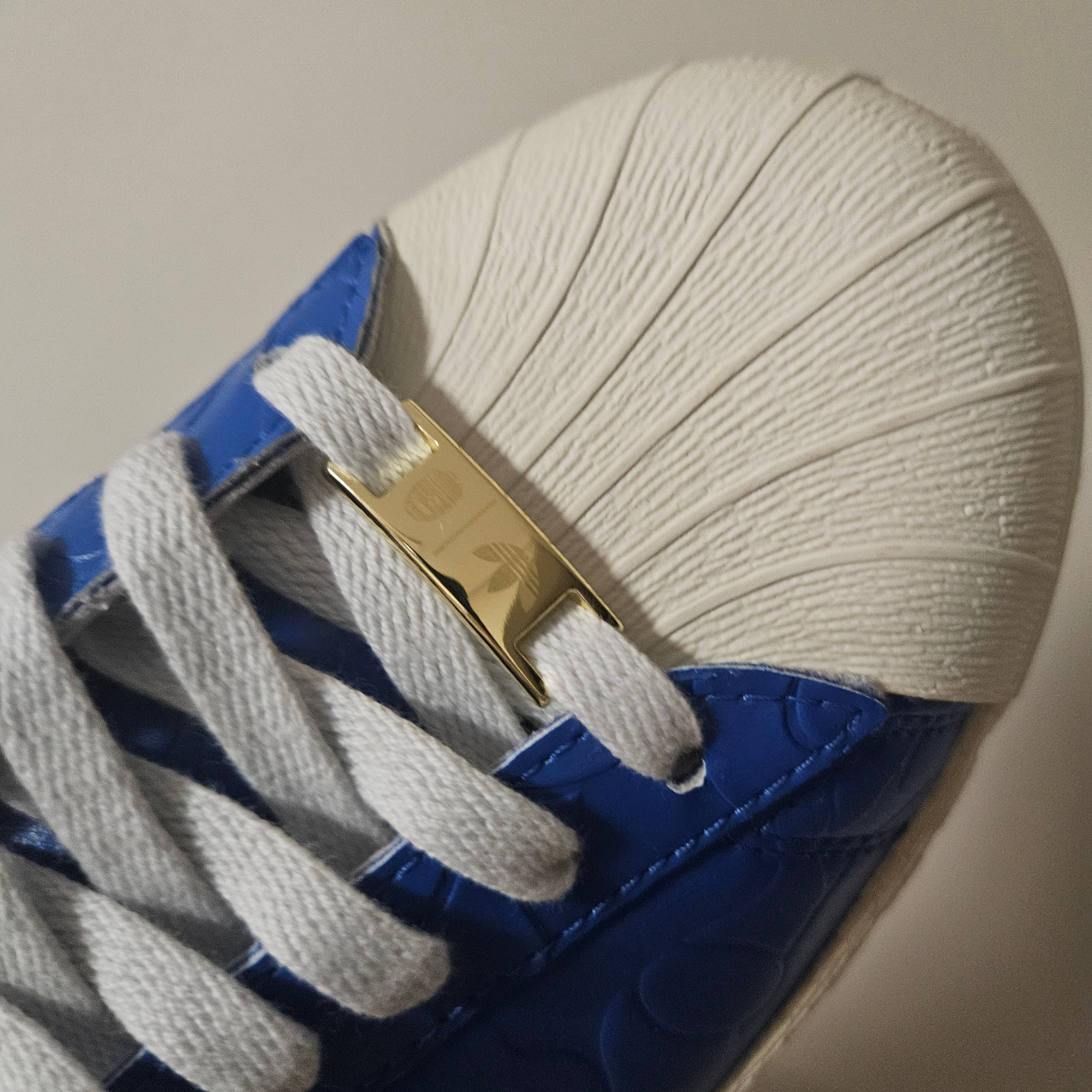 Adidas x BAPE Superstar Vintage Blue Cloud White 착용 스타일