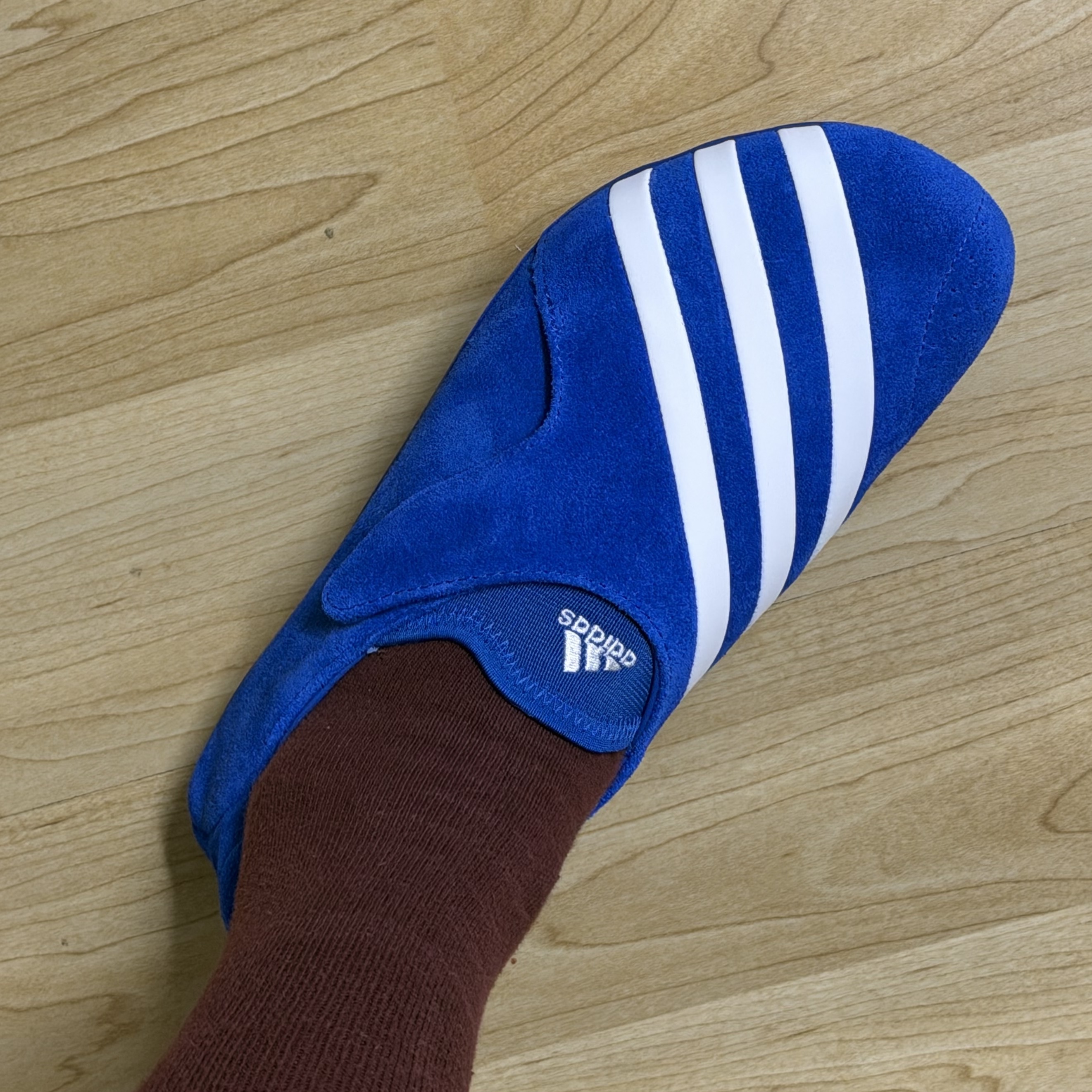 Adidas x Pharrell Williams Virginia Vario Flat Earther Blue Cloud White 착용 스타일