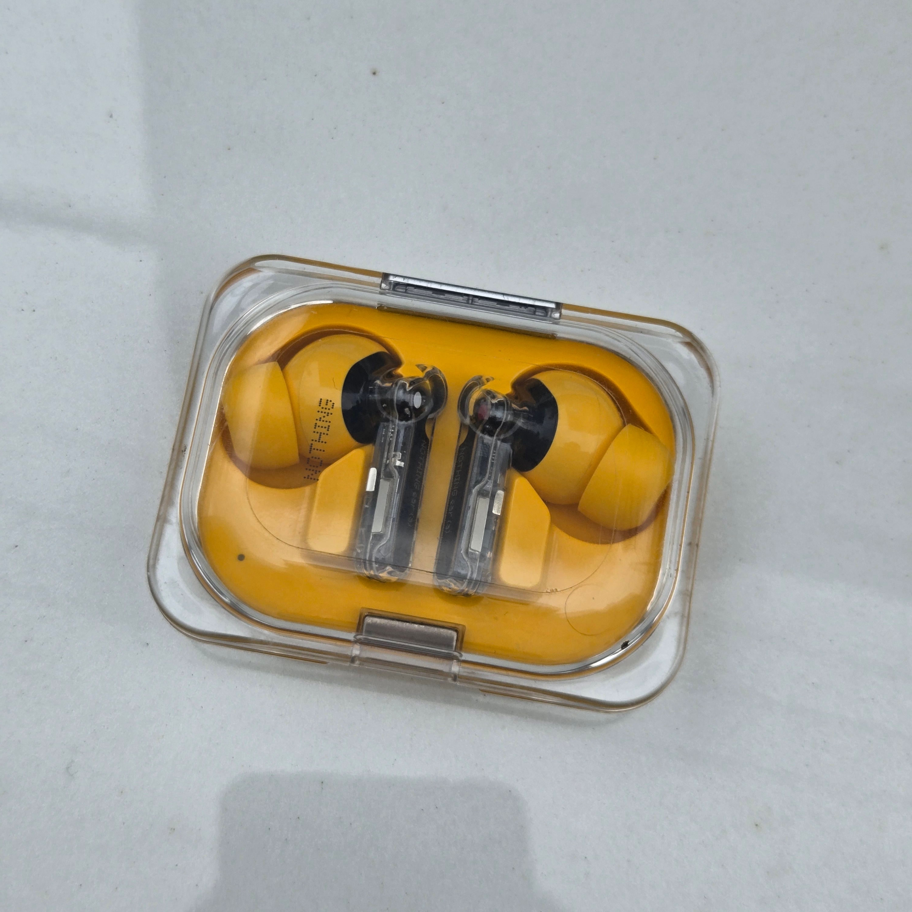 Nothing Ear (a) Yellow 착용 스타일 - 1