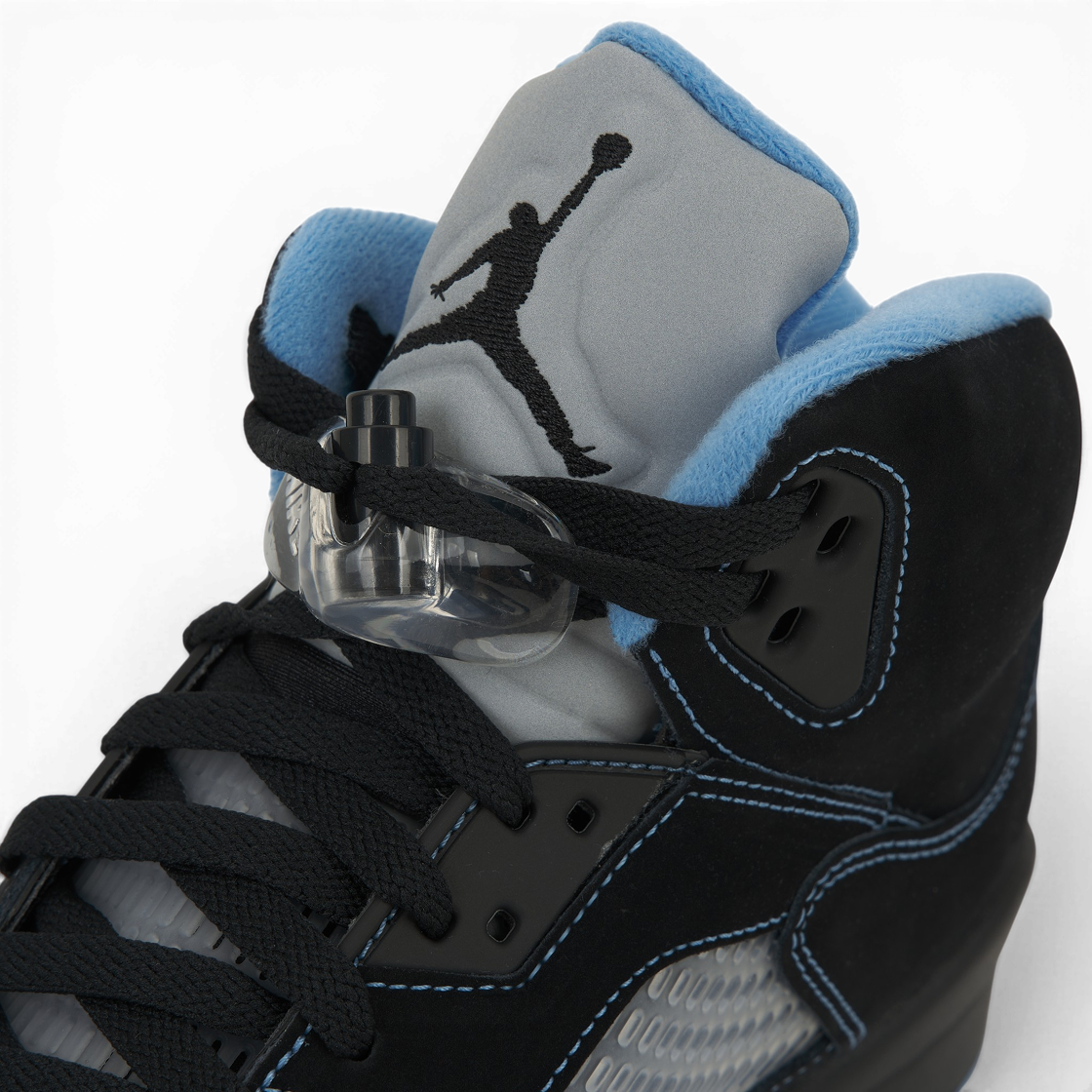 조던 5 블랙 캐롤라이나 블랙 앤 유니버시티 블루(Jordan 5 Black Carolina Black and University Blue) - 7