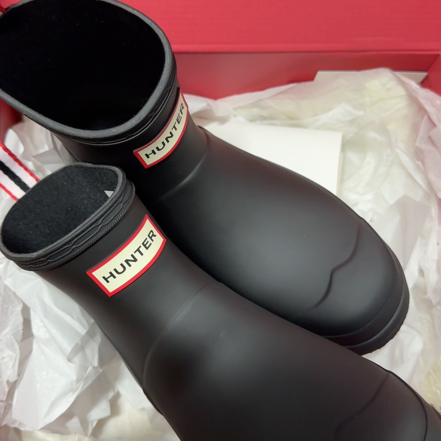 (W) Hunter Play Short Rain Boots Black 착용 스타일 - 4