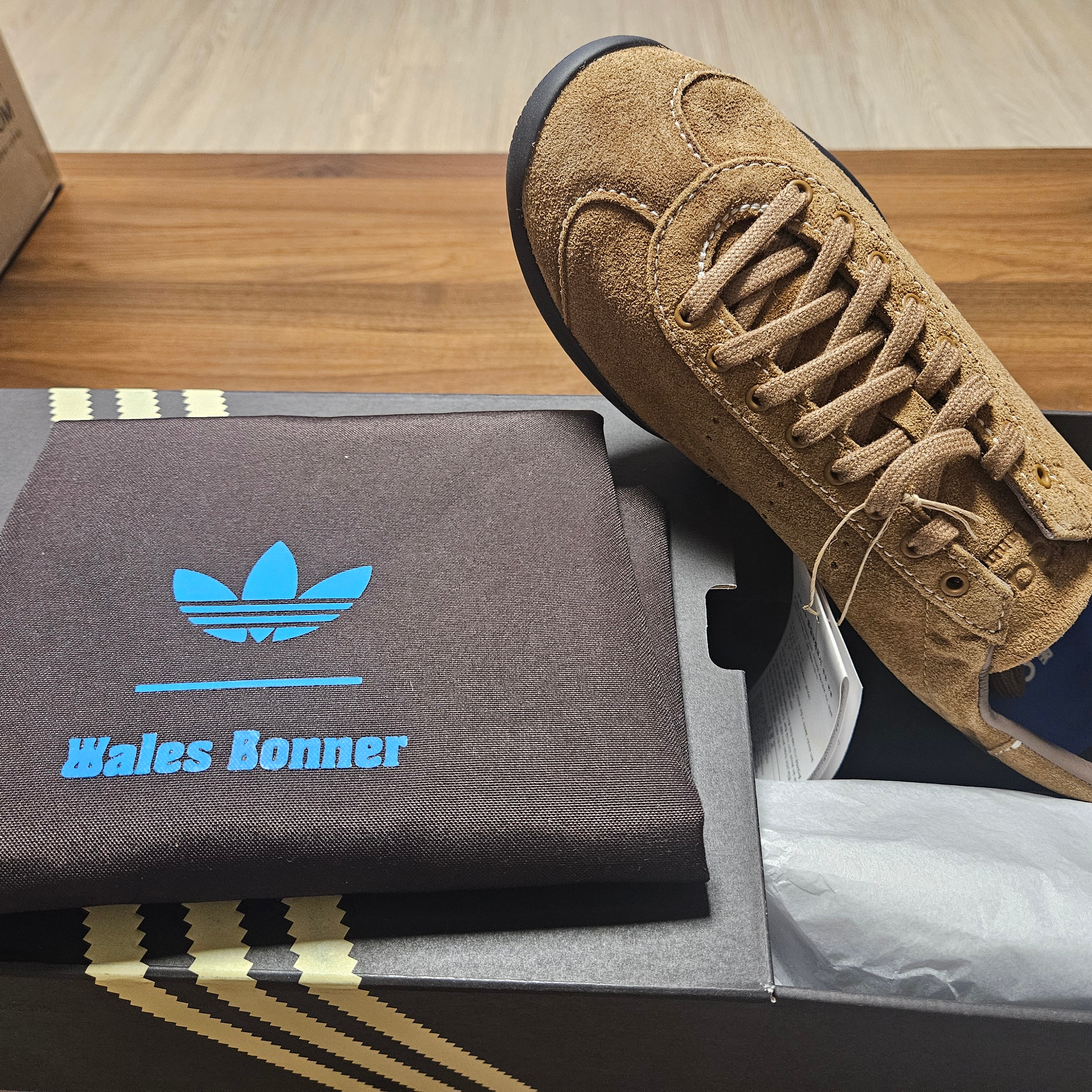 Adidas x Wales Bonner Karintha Suede Supplier Color Earth Strata Wonder 착용 스타일