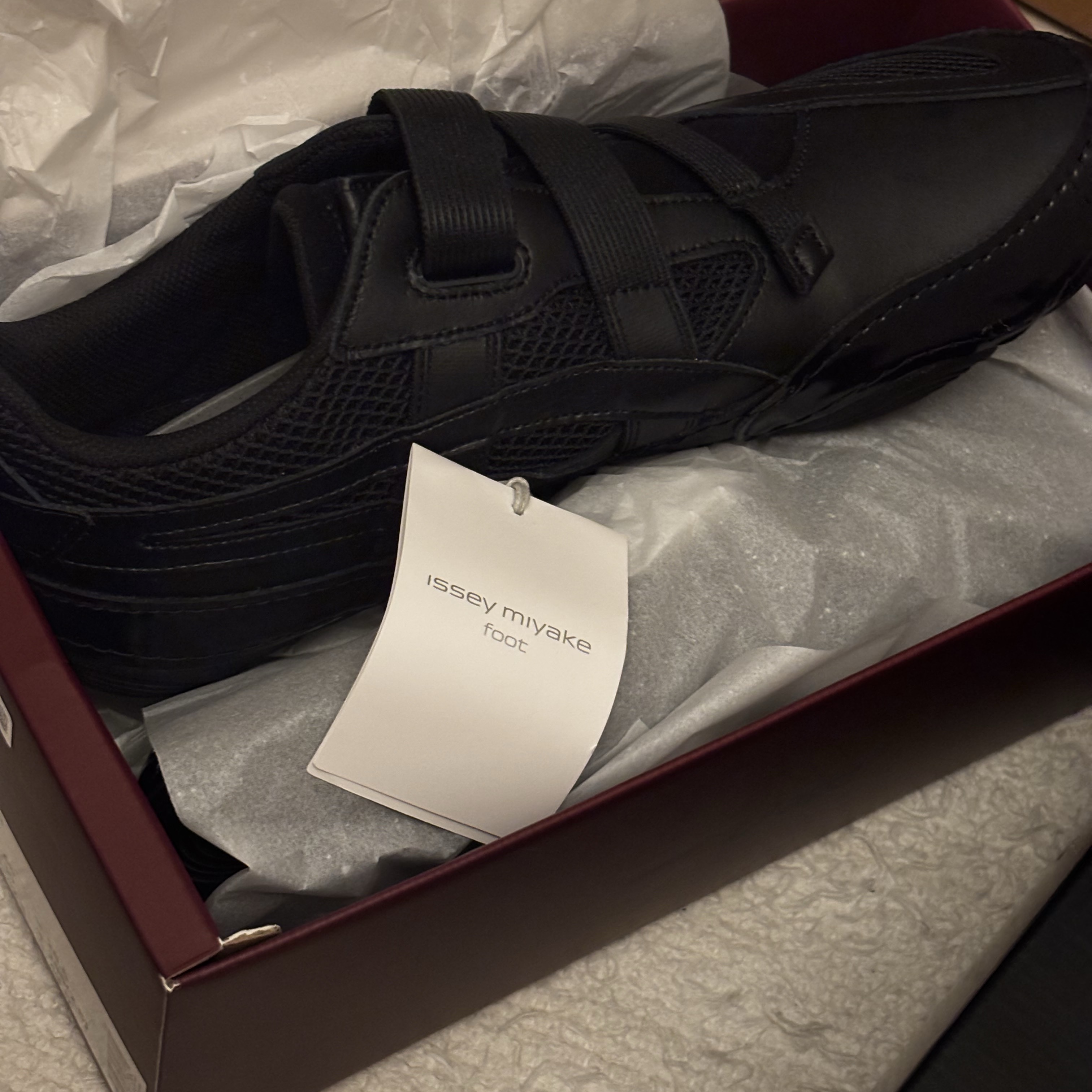Asics x Issey Miyake Hyper Taping Black 착용 스타일 - 2