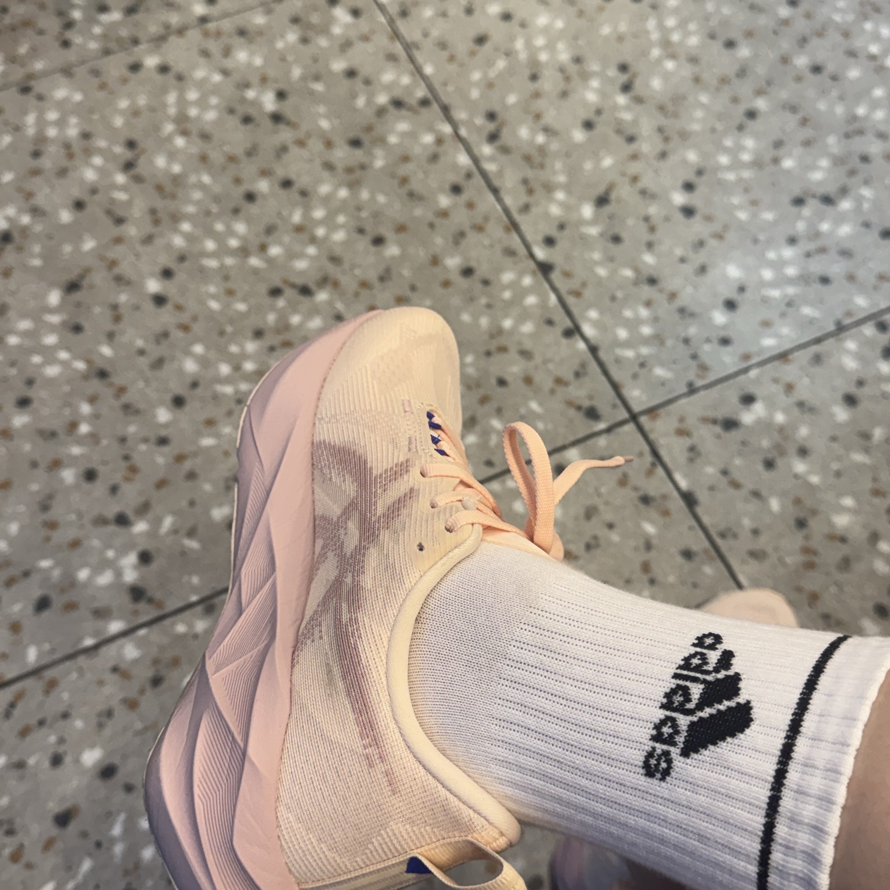 (W) Asics Novablast 5 Pearl Pink Morganite 착용 스타일