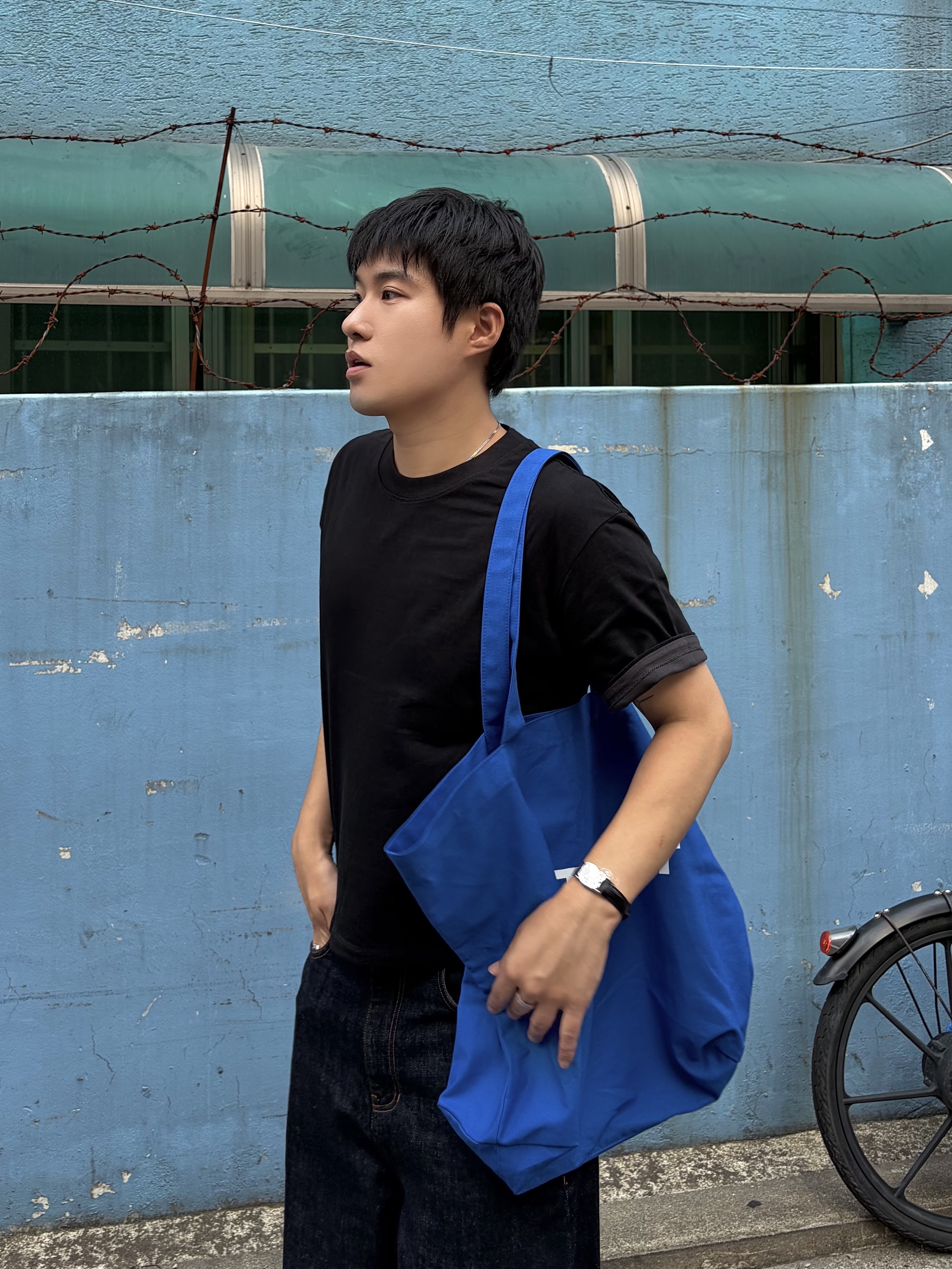 noun Easeful Tote Bag Blue, noun Wide Curved Denim Pants One Washed 착용 스타일 - 1