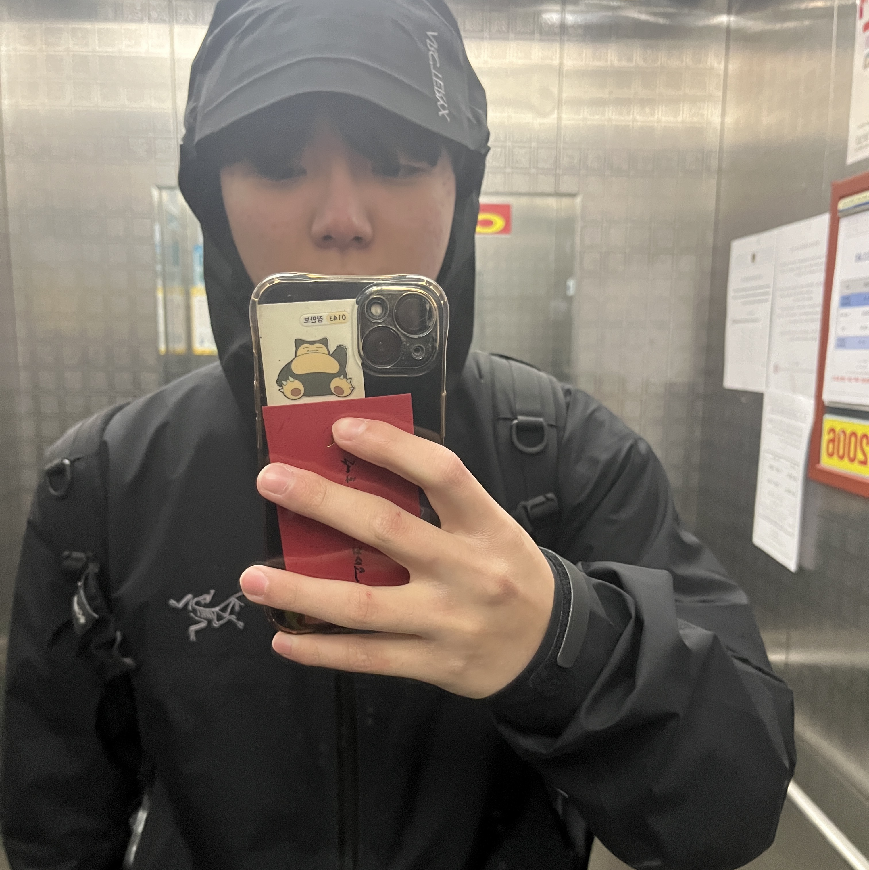 Arc'teryx Beta LT Jacket Black 착용 스타일 - 2