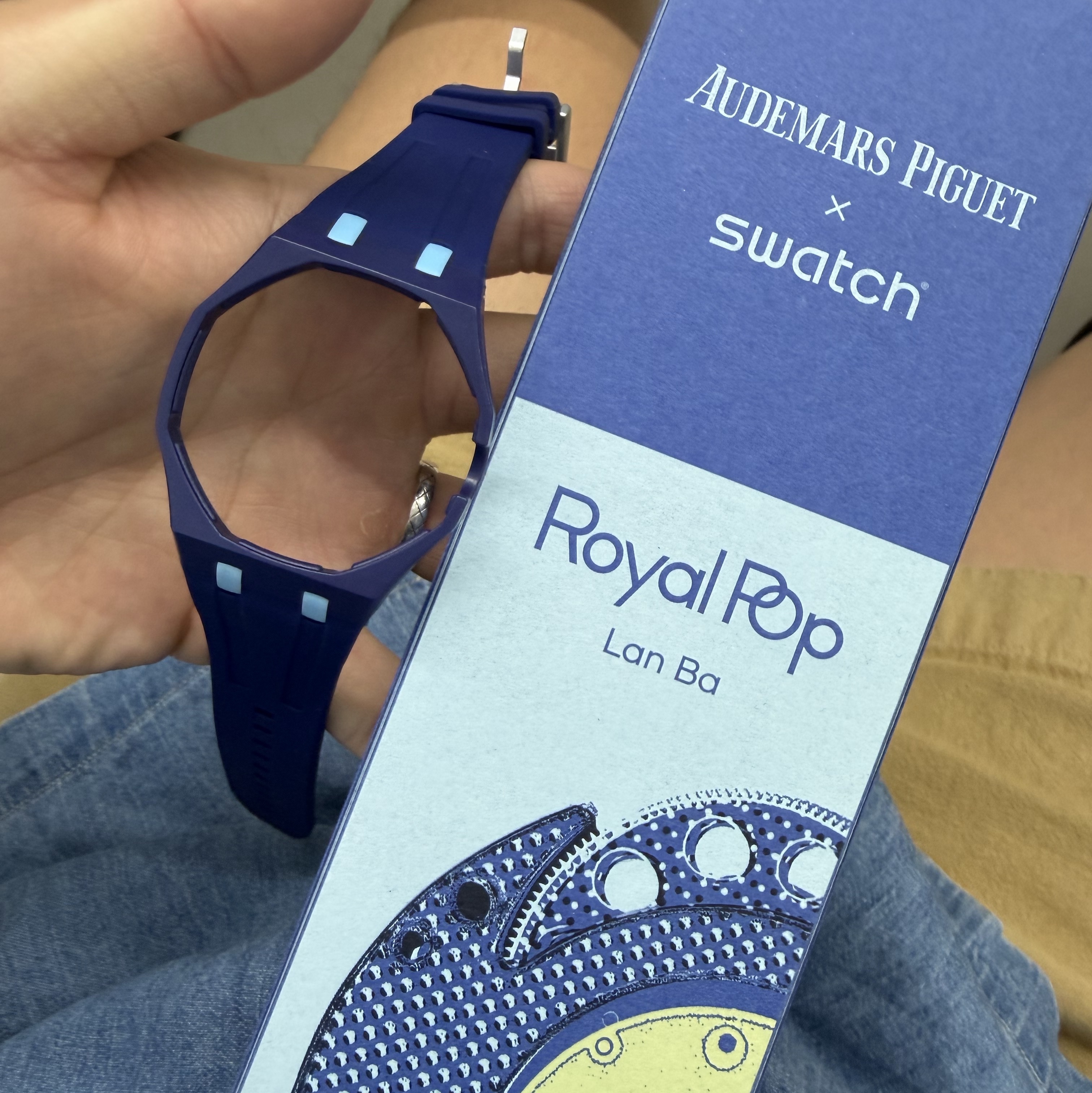 Swatch x Audemars Piguet Bioceramic Royal Pop Làn Ba 착용 스타일 - 1