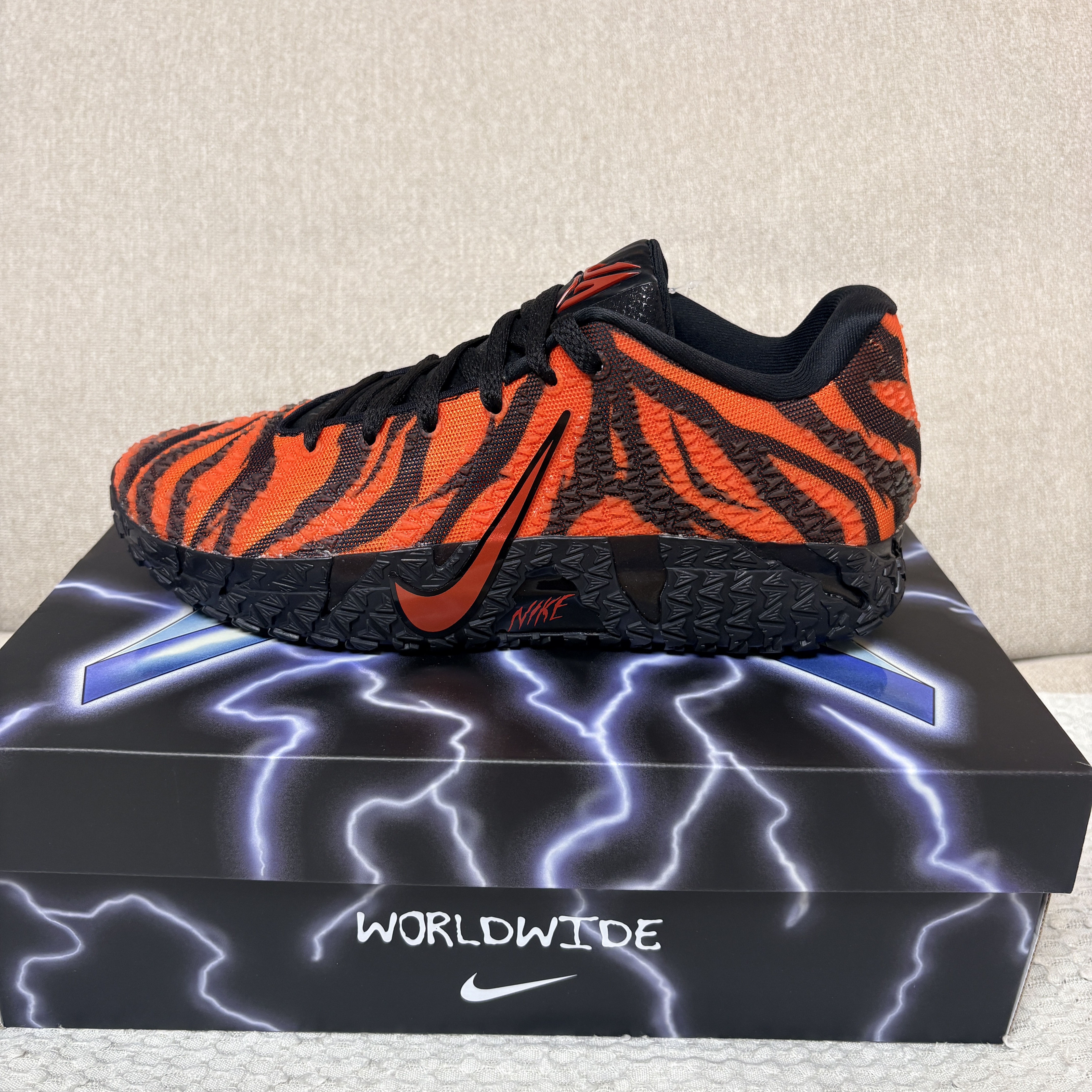Nike Ja 3 EP Safety Orange Black 착용 스타일 - 2