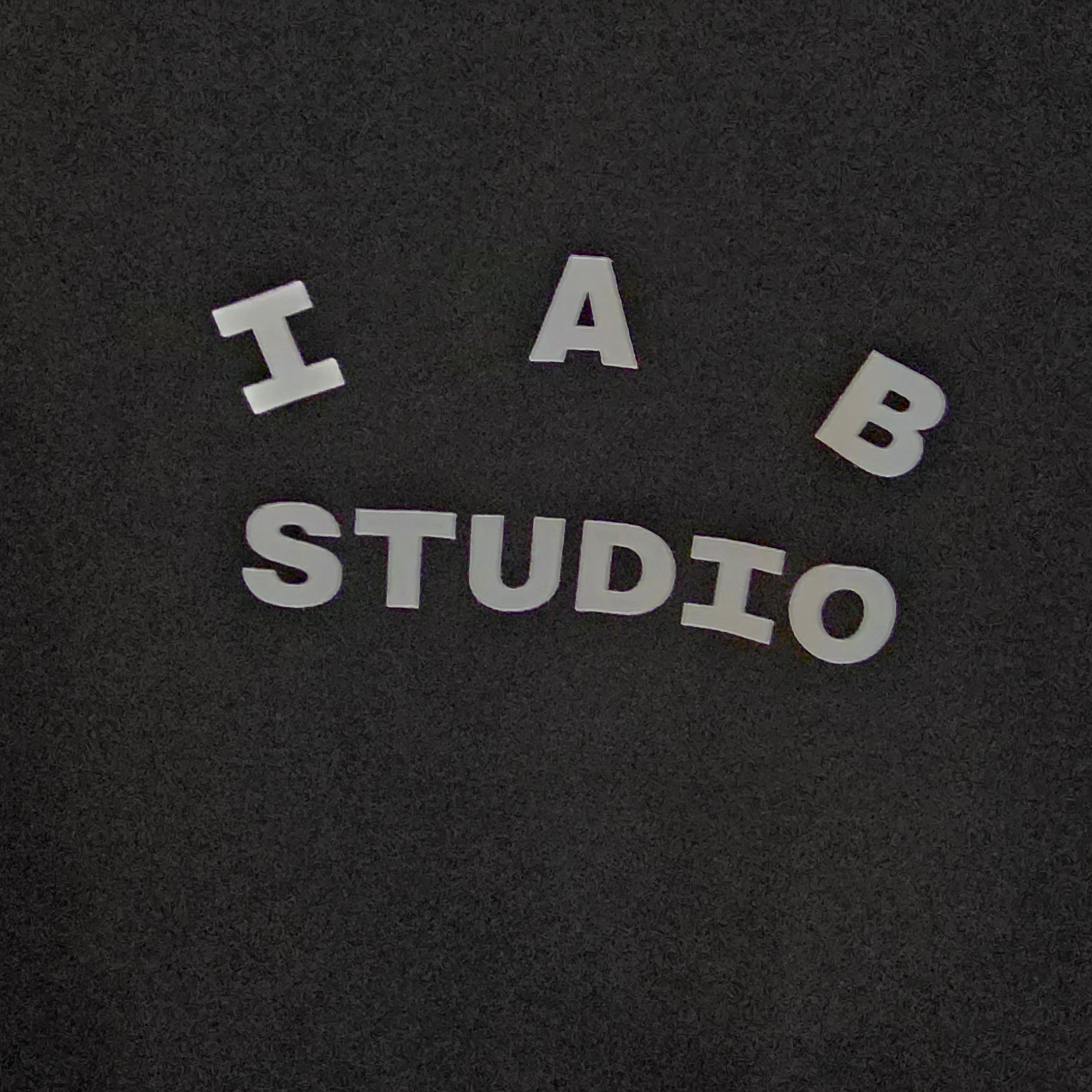 IAB Studio Basic T-Shirt Black White 착용 스타일