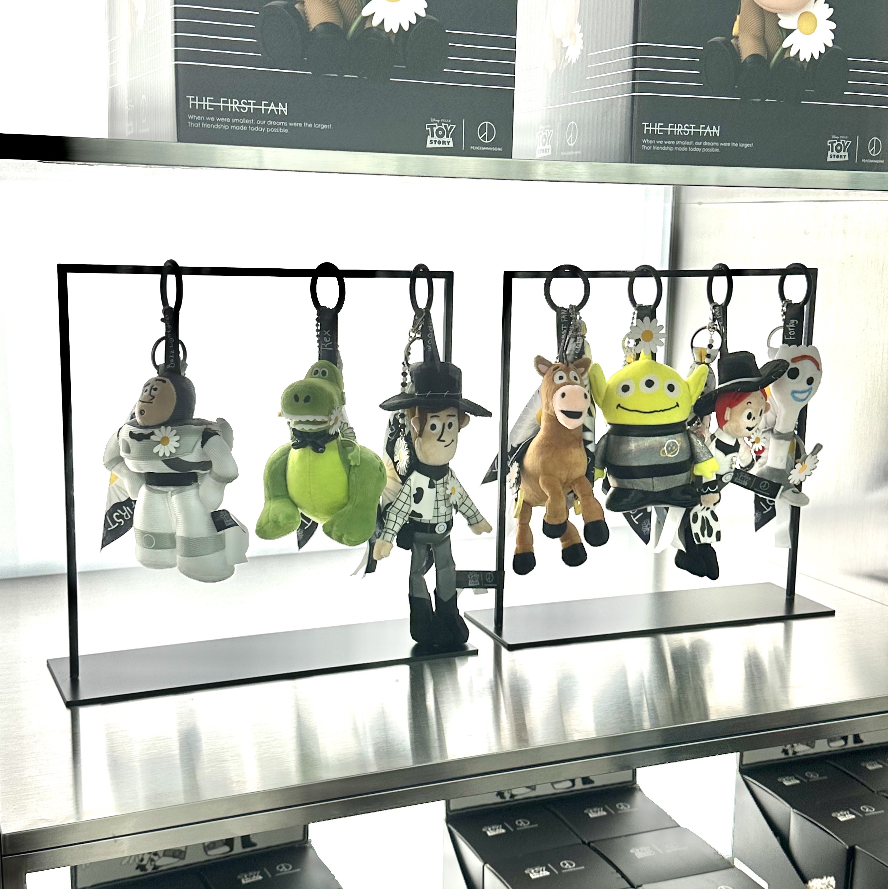 Peaceminusone x Toy Story The First Fan Poster A3 03, Adidas x BAPE Teamgeist Jersey White - KR Sizing 착용 스타일 - 5