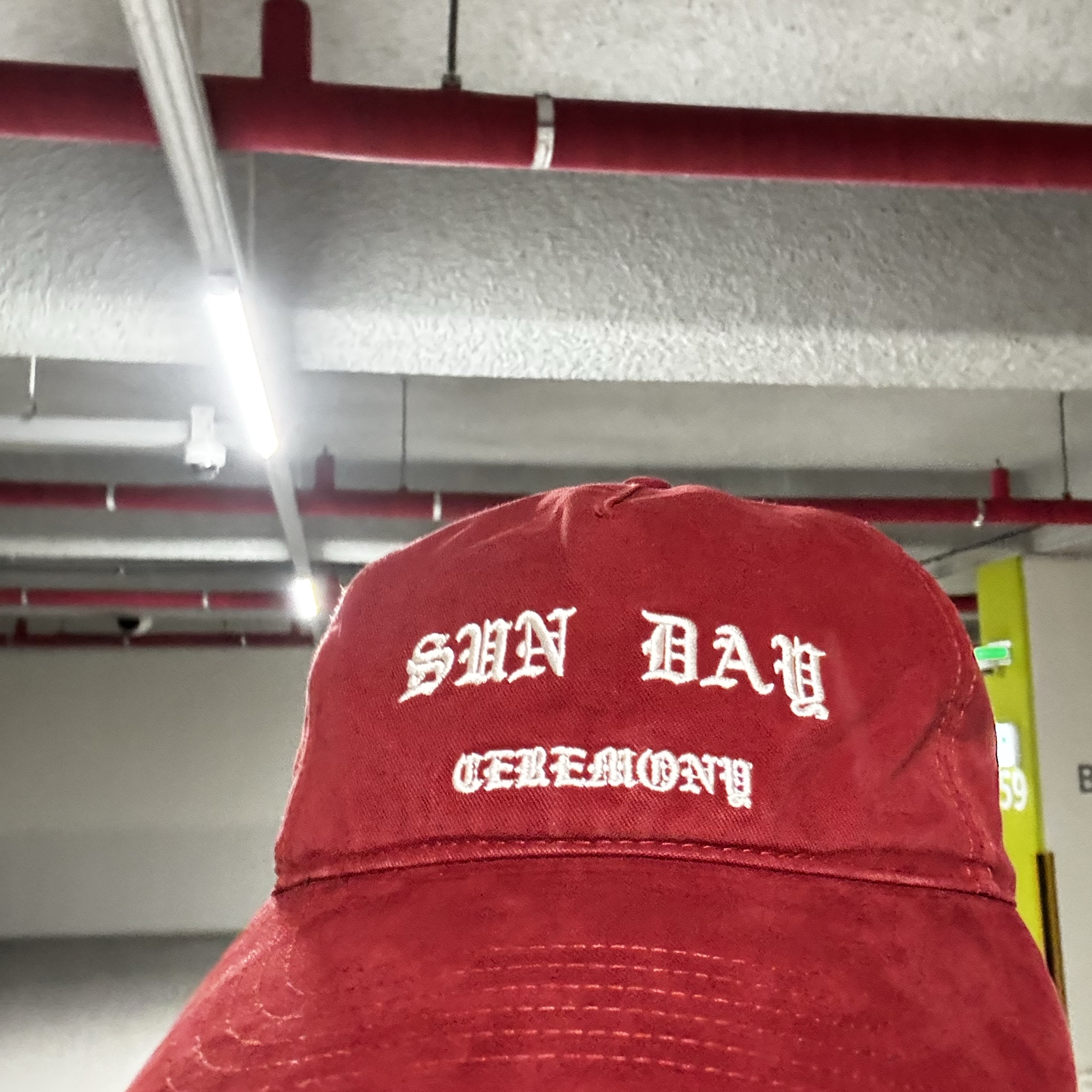 Sunday Ceremony Vintage Washed 5 Panel Cotton Cap - Red 착용 스타일
